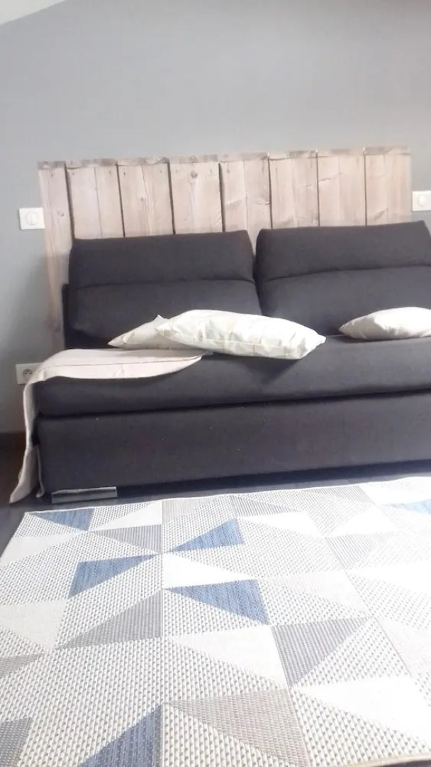 Studio in Cambo-les-bains, With Wonderful Mountain View, Enclosed Garden and Wifi - 20 km From the Beach