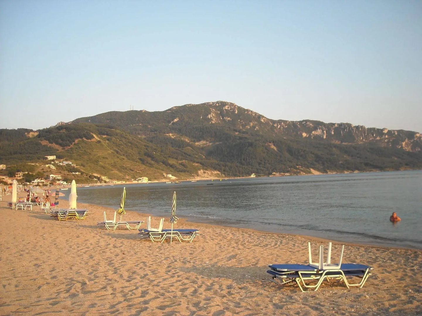 Kostas Apartments & Studios