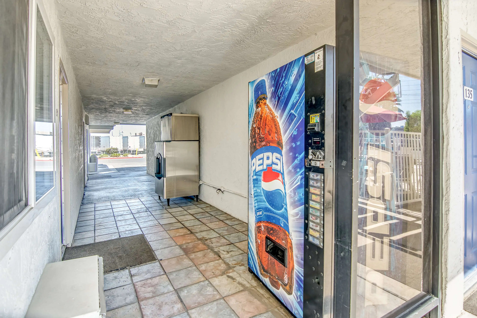 Motel 6 Stockton, CA - Charter Way West