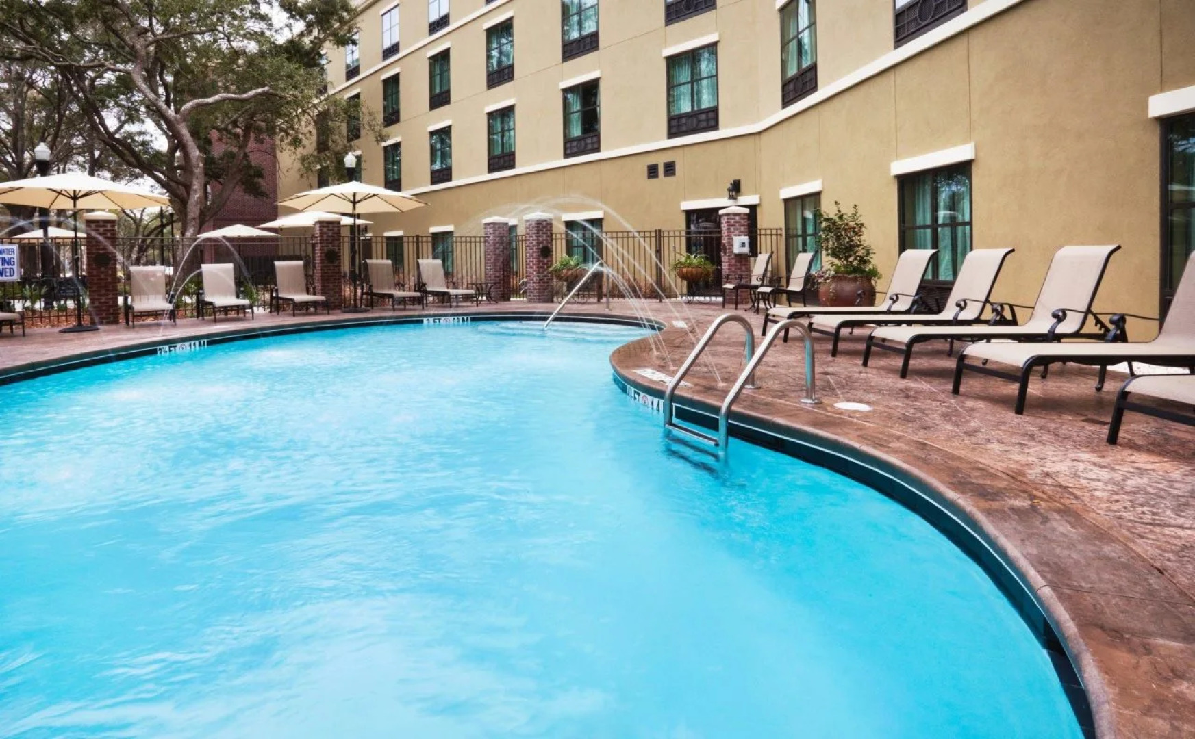 Holiday Inn Express & Suites Mt. Pleasant by IHG