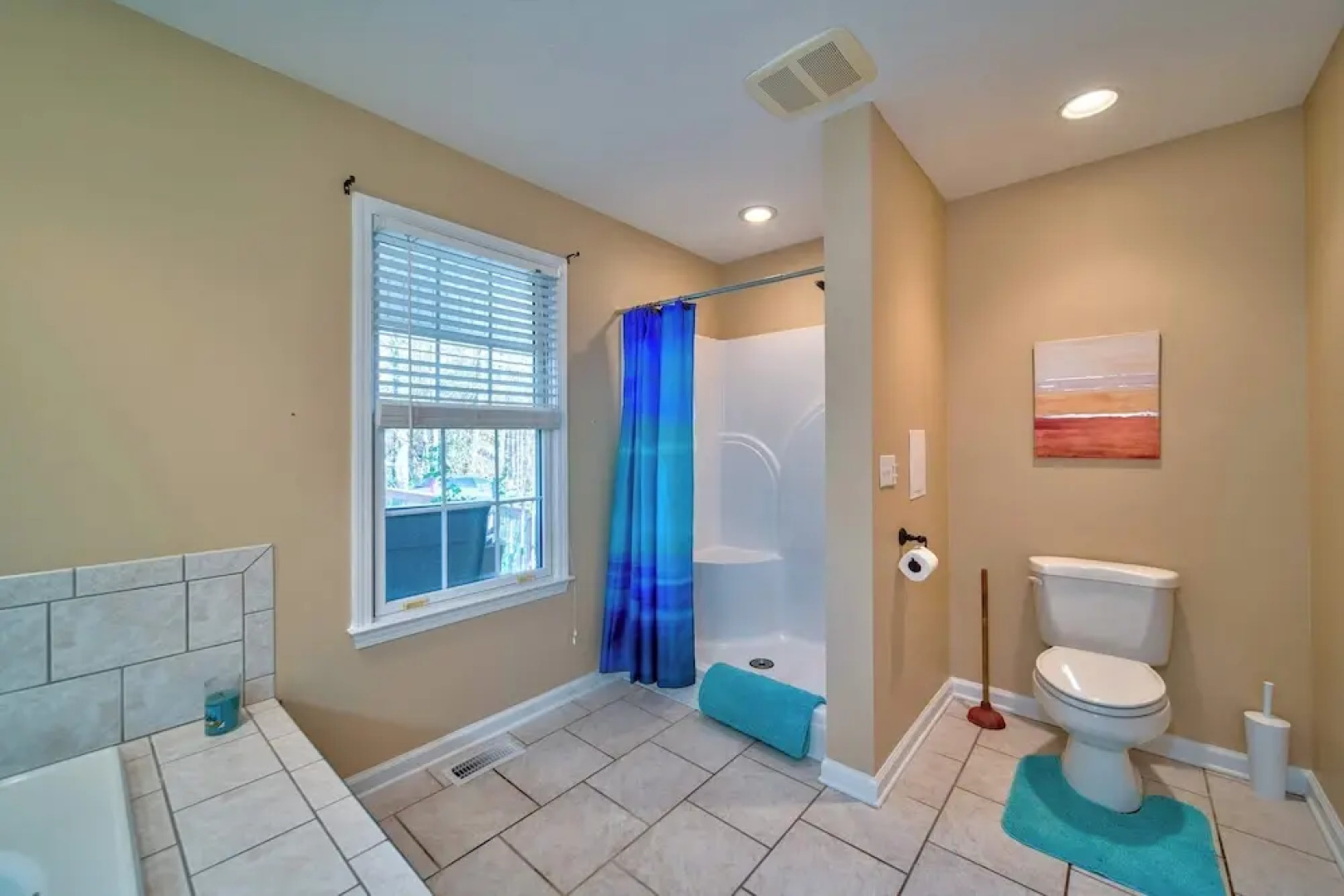 Sunset View 3 BDR Close to Downtown!