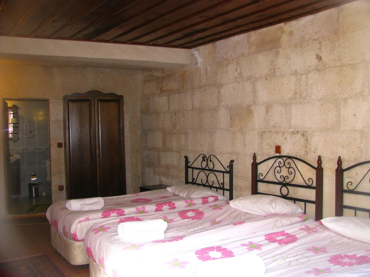 Nature Park Cave Hotel