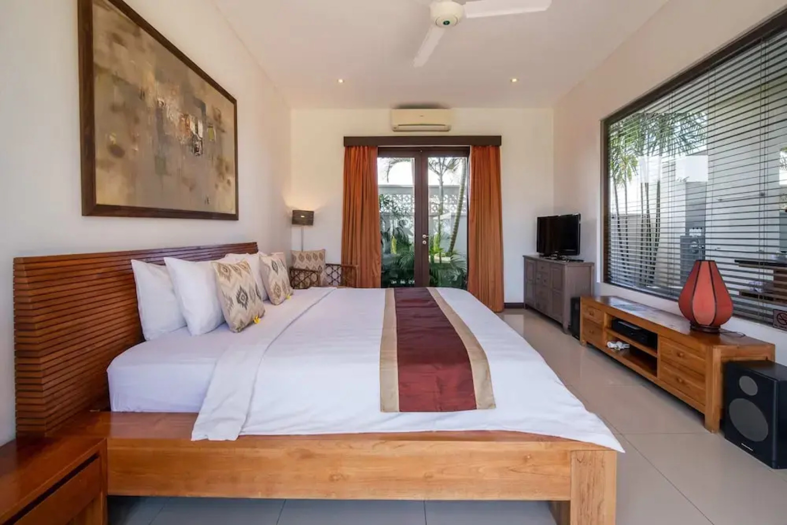 Peaceful Private Villa, 3 BR, Canggu With Staff