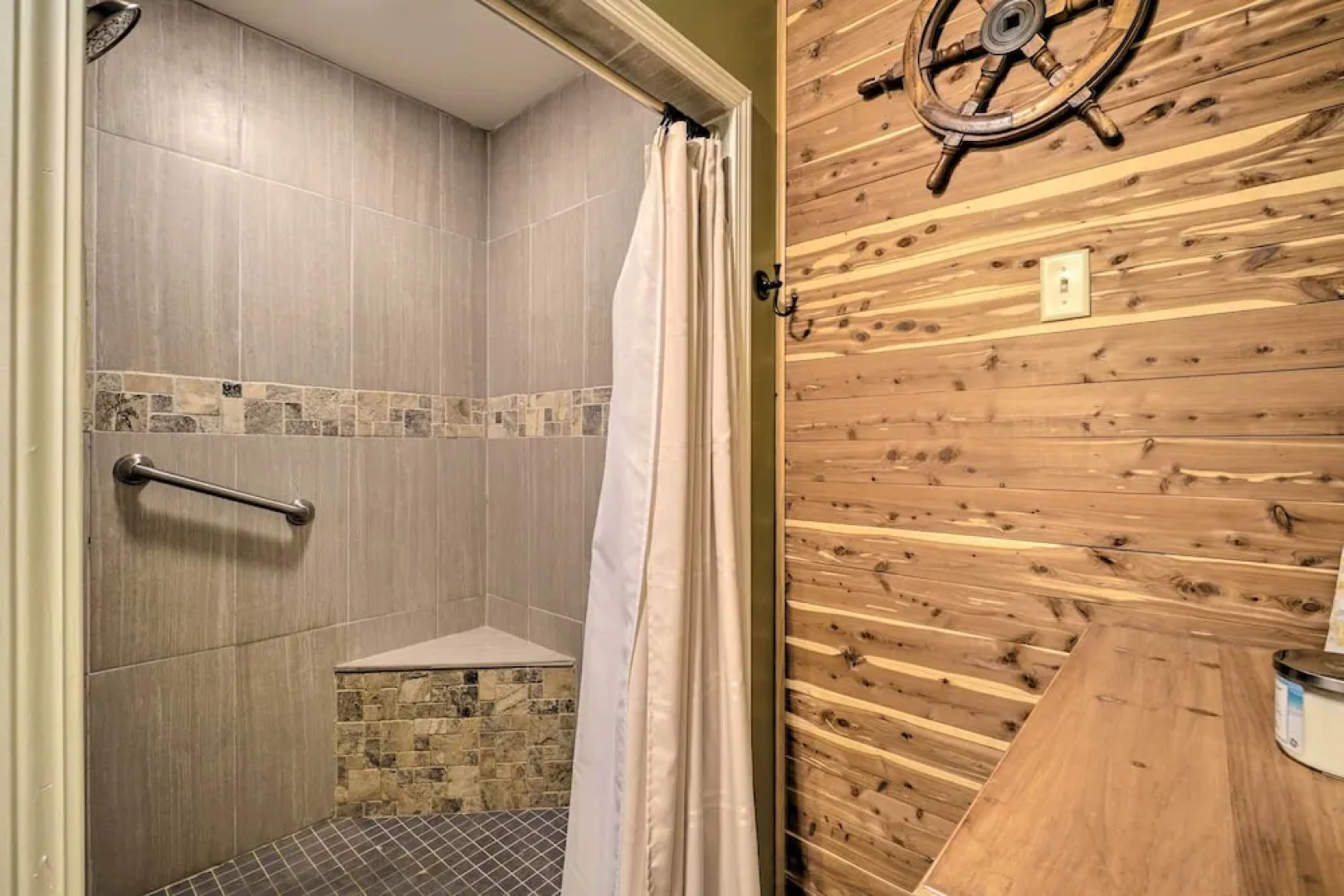 Updated Buckeye Lake Retreat w/ Game Room!