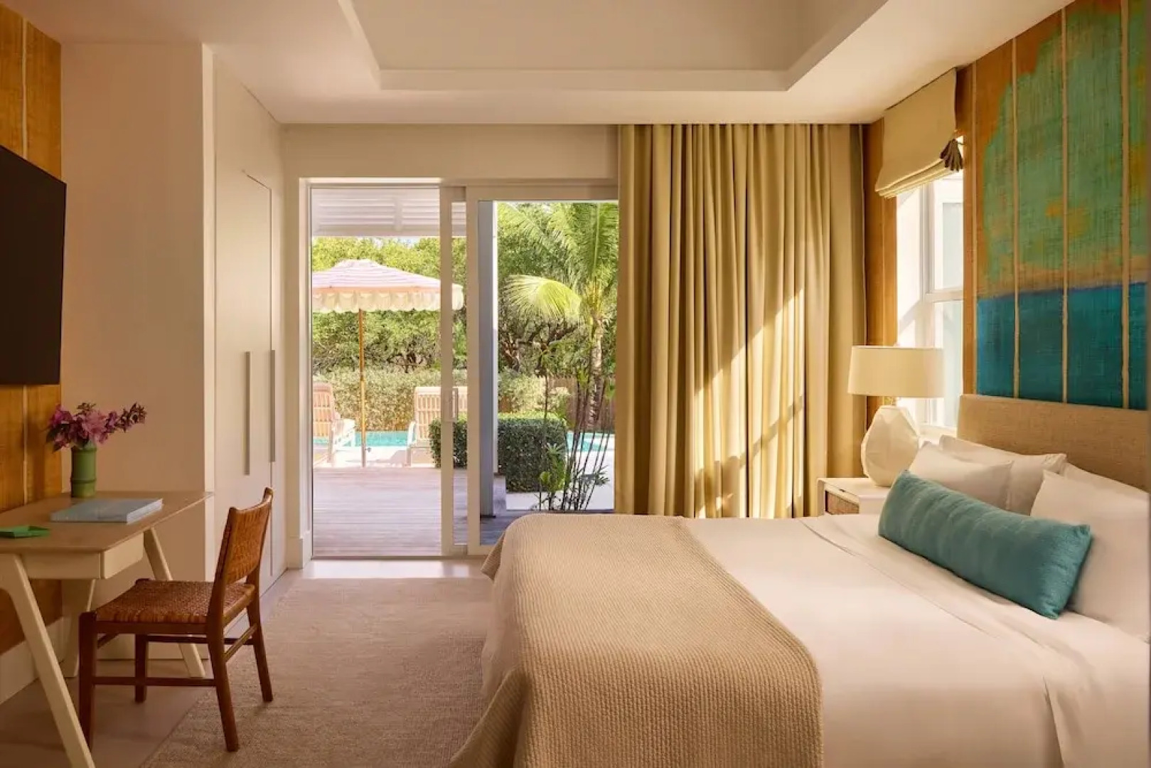 Private Pool Villa at Coral Sands Steps to Pink Sand Beach & Resort Amenities