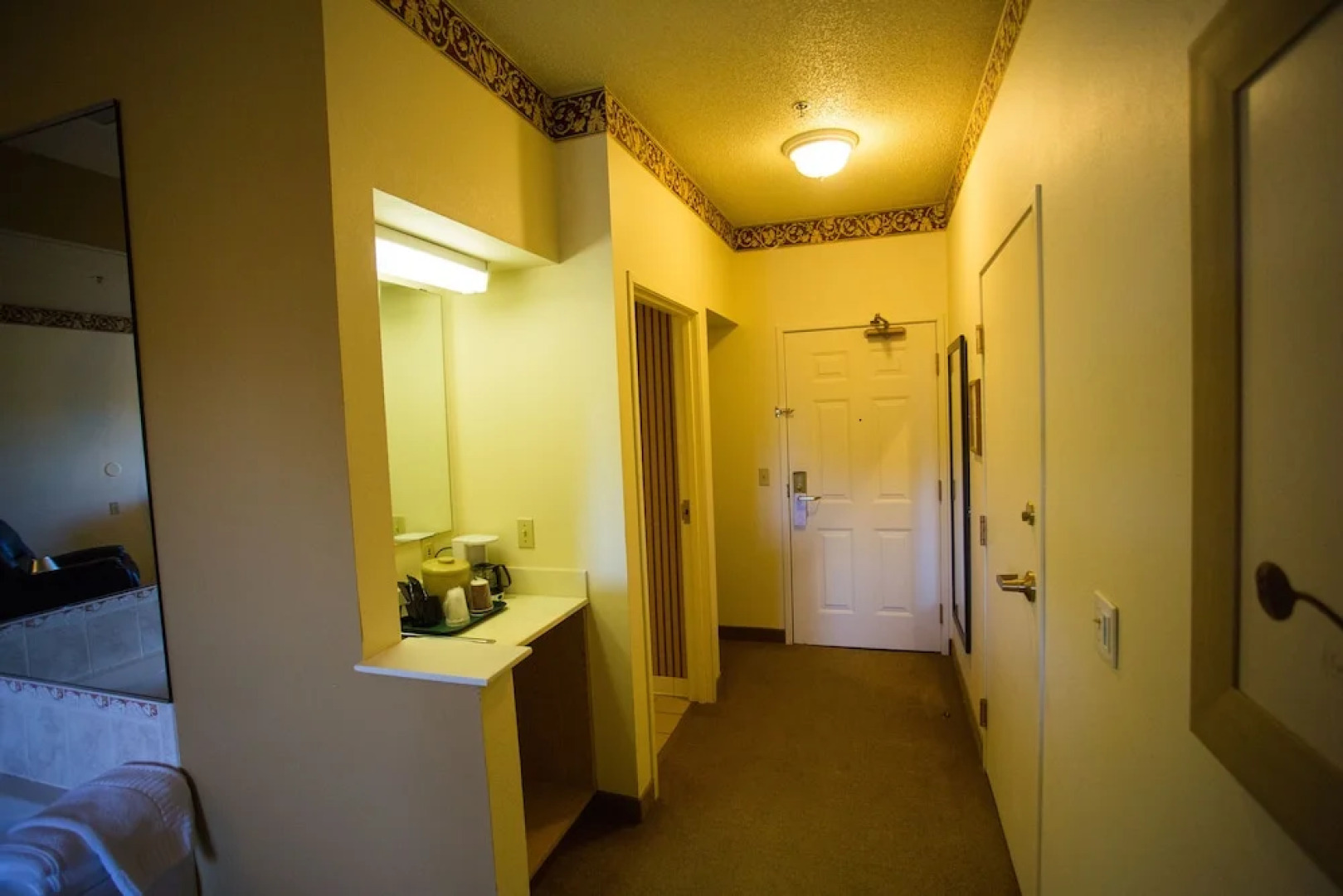 Chisholm Inn & Suites