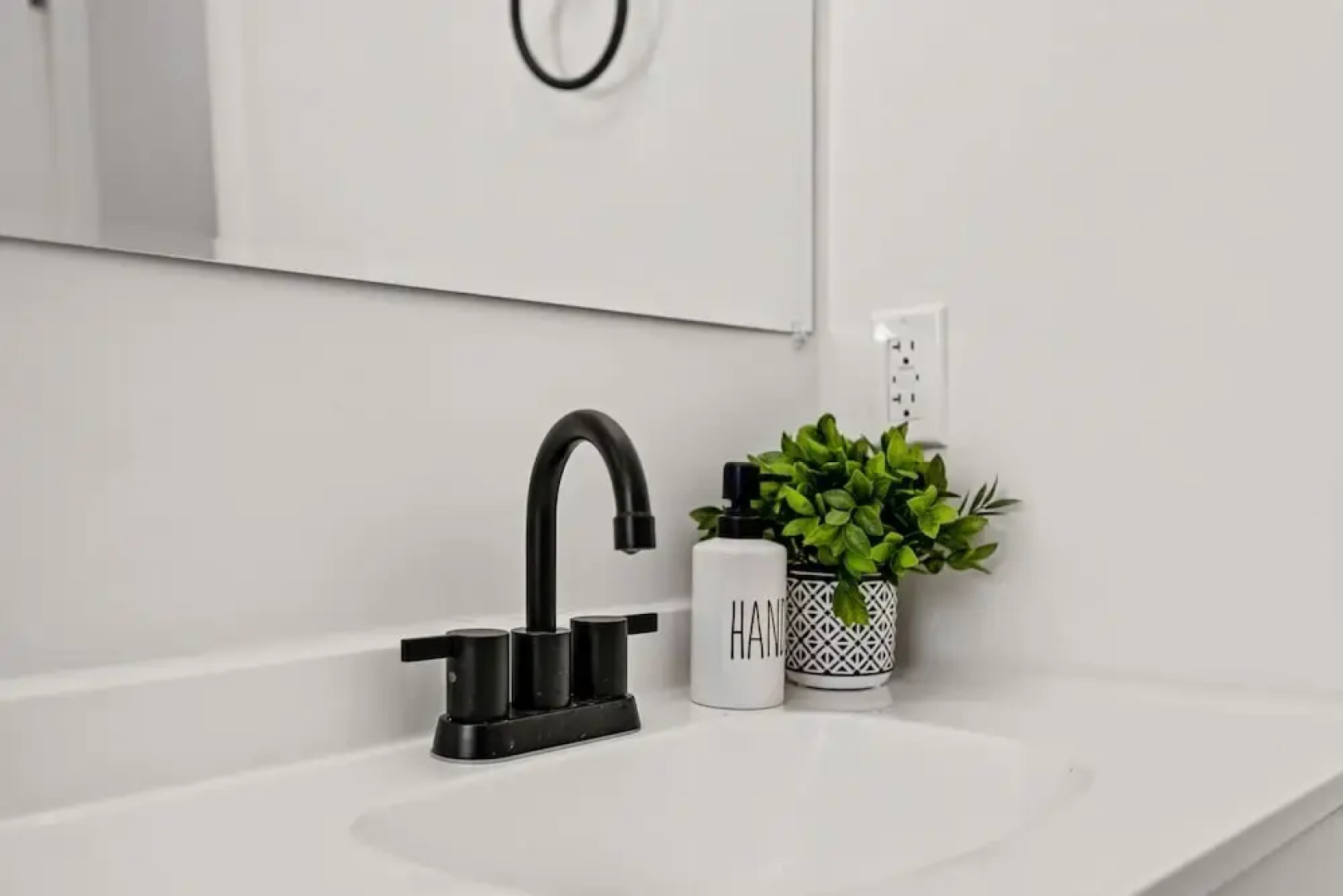 Sunny Palmetto Oasis: 4br Home With Private Pool 4 Bedroom Home by RedAwning