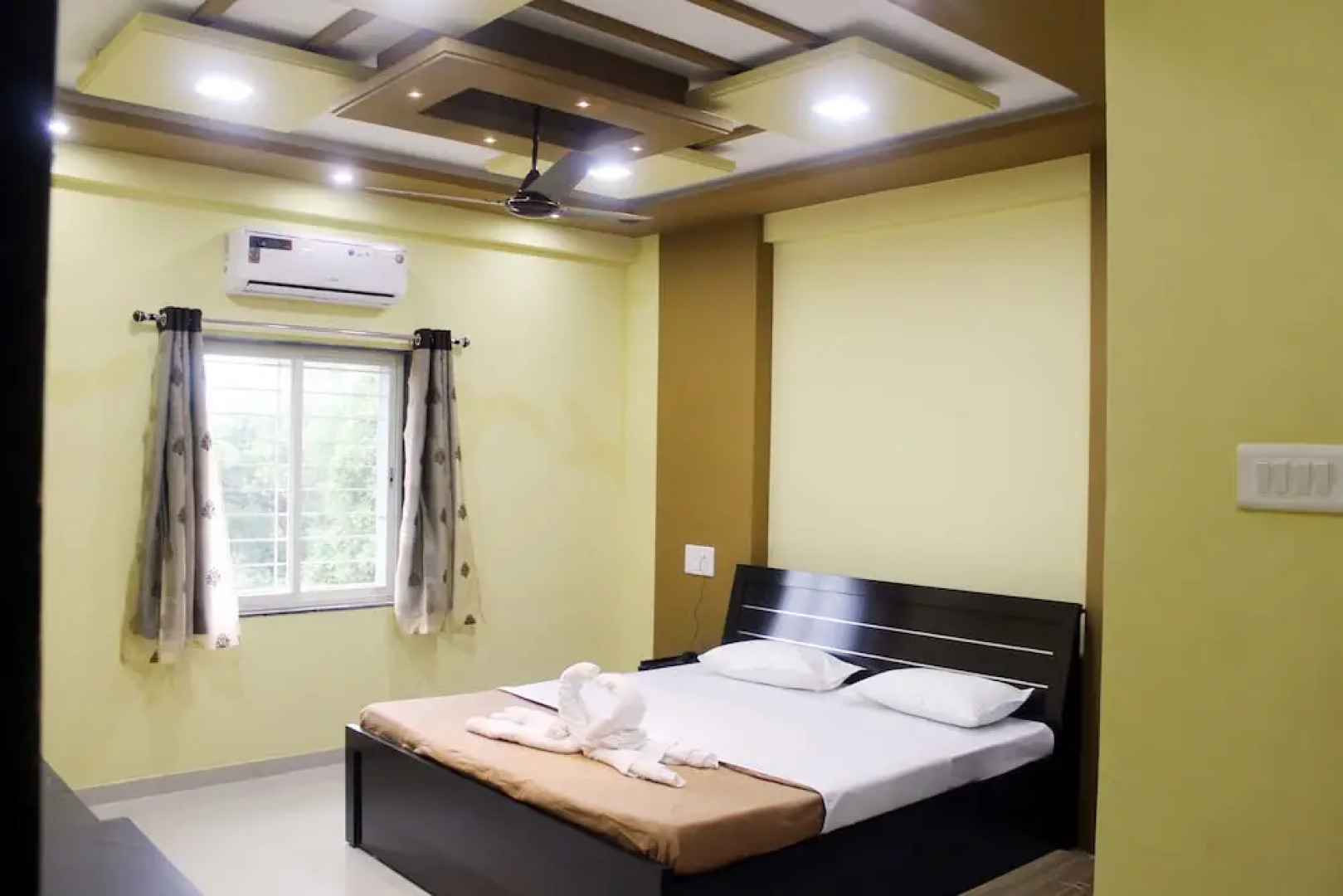 Neelisha River Front Inn