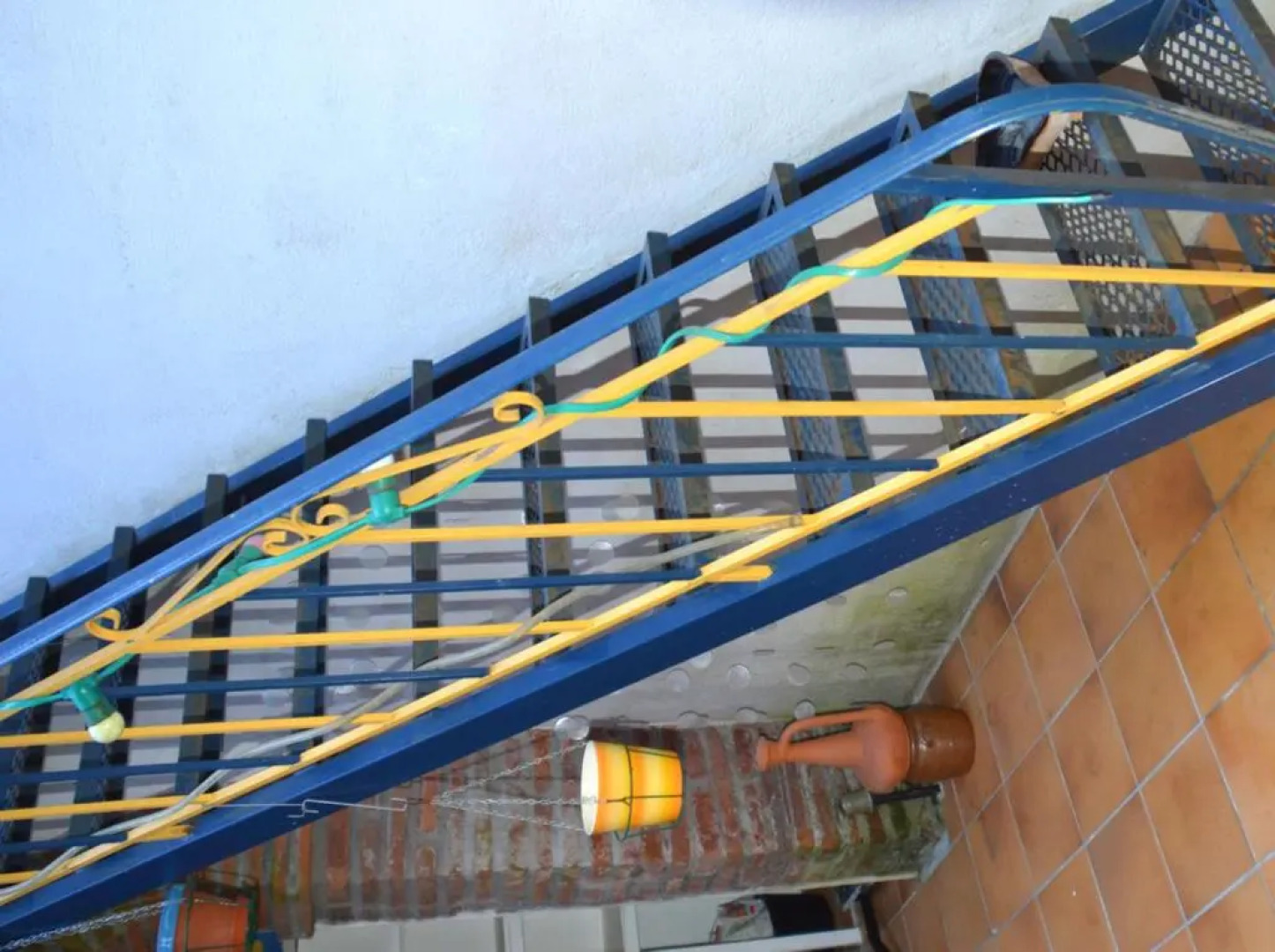 Volets Bleus et Briques Rouges