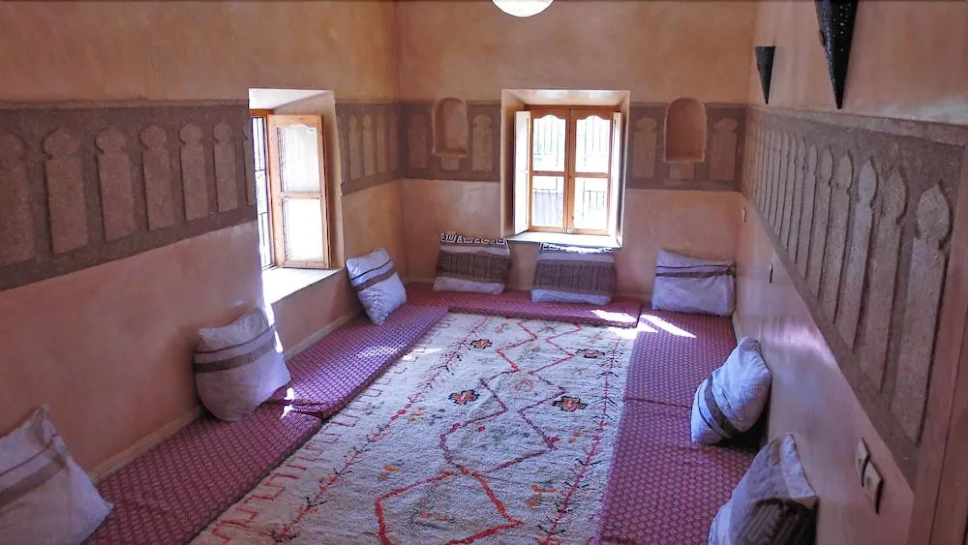 Gite Paradis d'Ait Bouguemez - Hostel