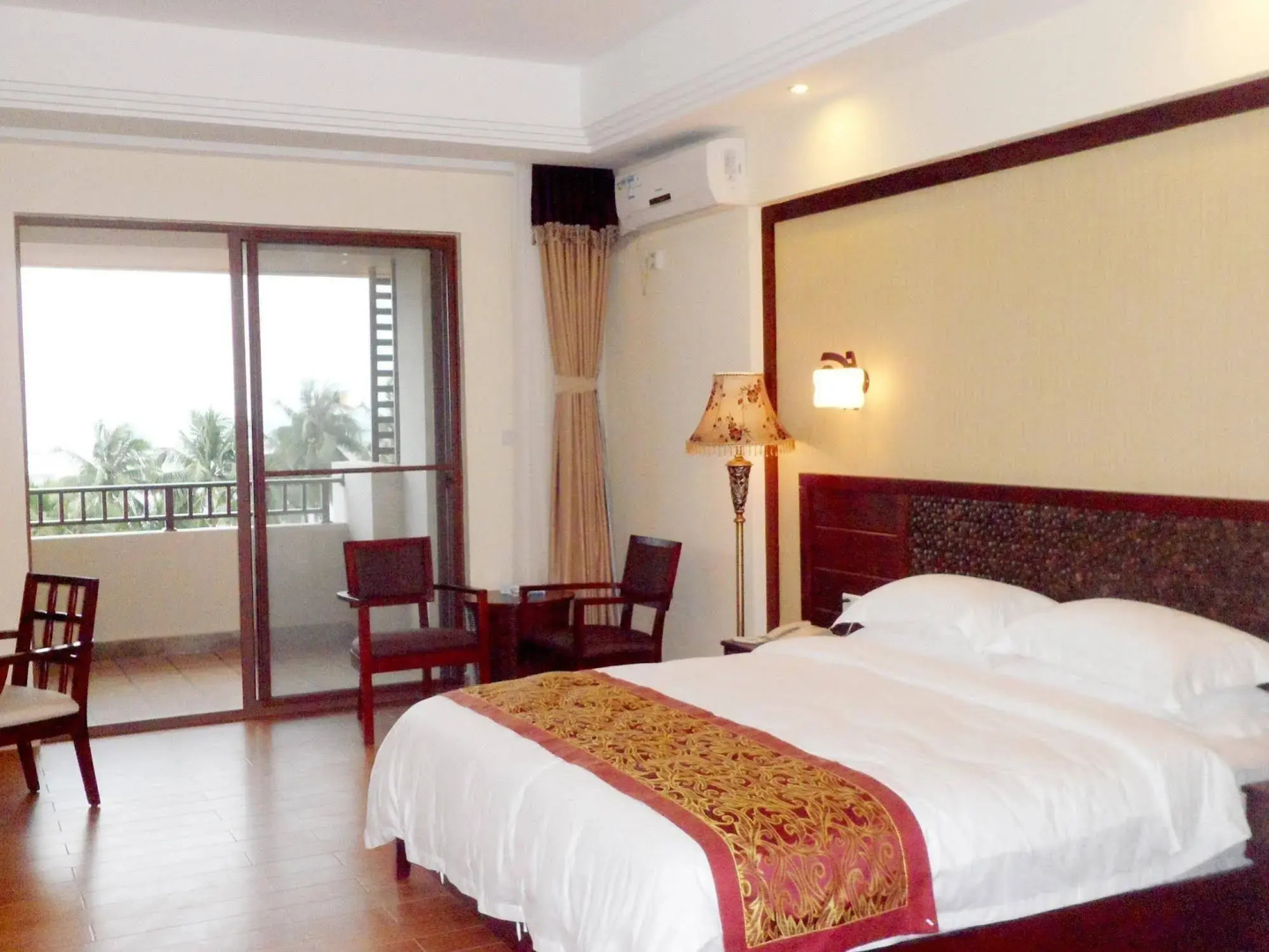 Coconut Grove Herton Sea View Hotel