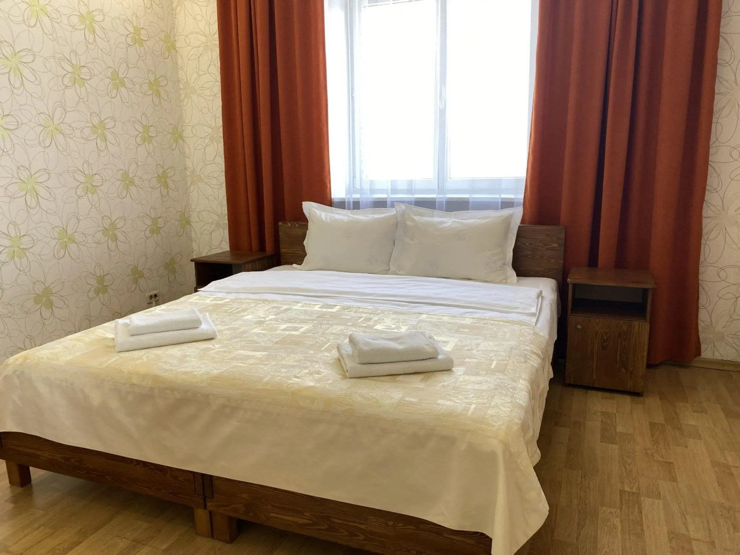 Гости на улице Ленина