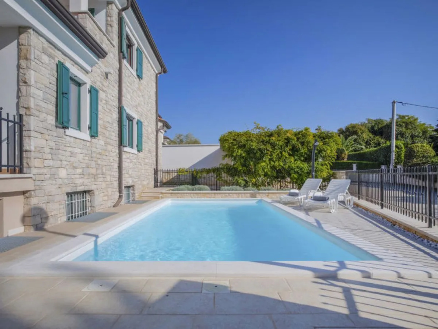 Villa Beach Front Ba Anija