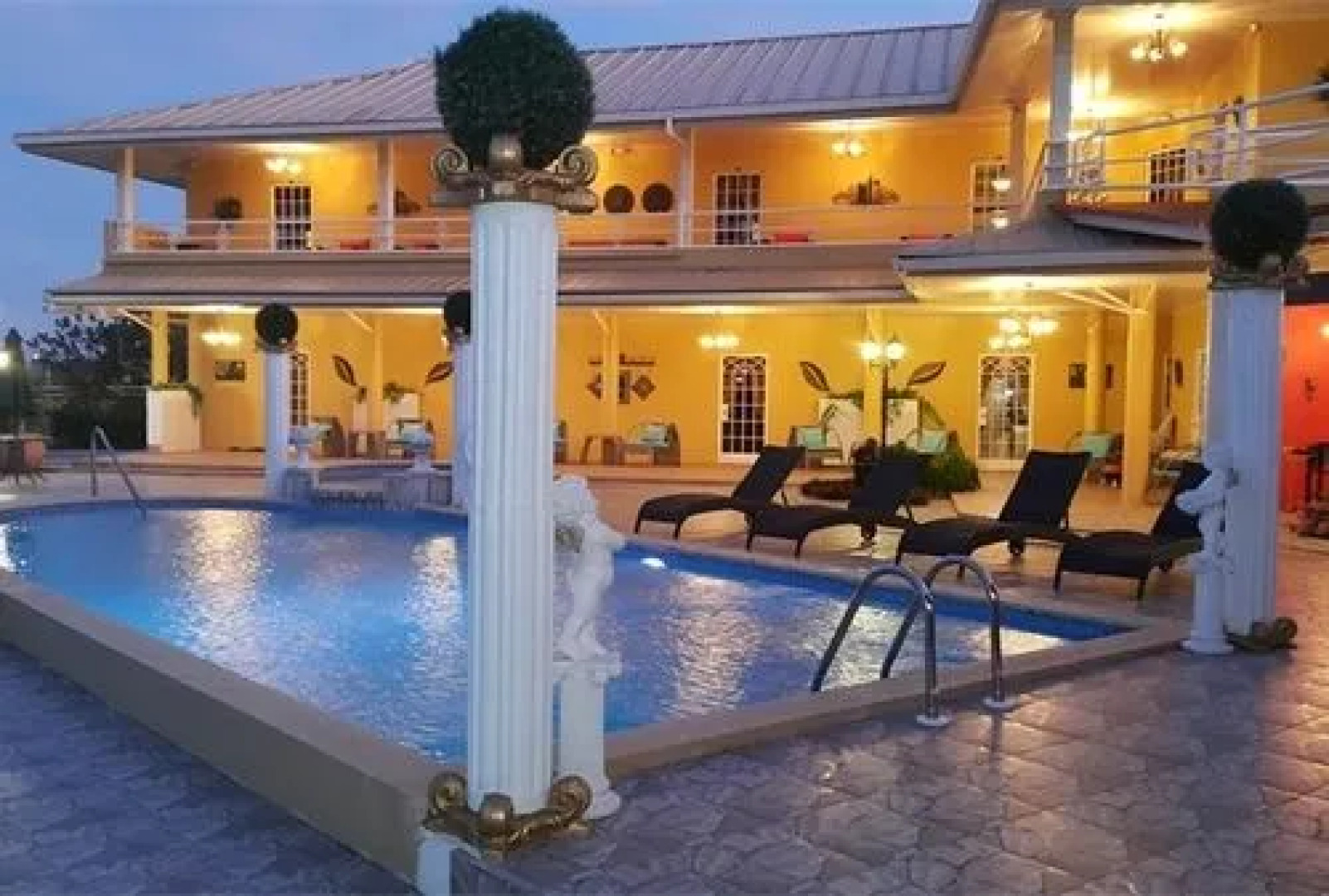 Clifton Hill Manor Hotel