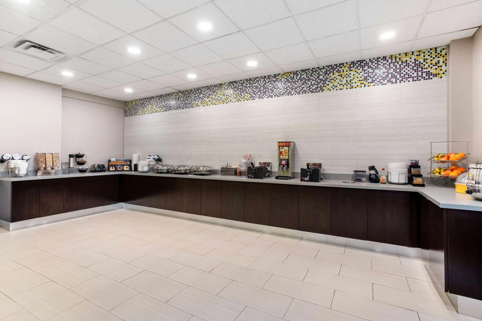 La Quinta Inn & Suites by Wyndham Indianapolis South
