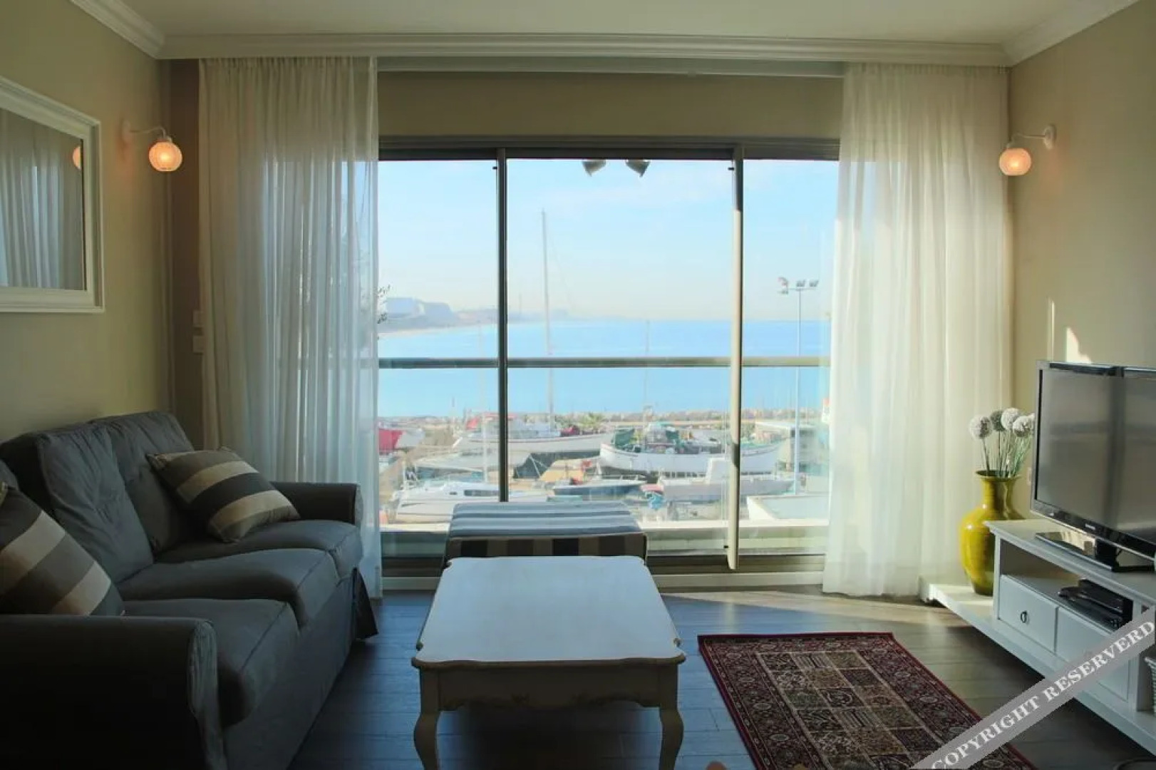 Lili's Place Apartments in The Marina