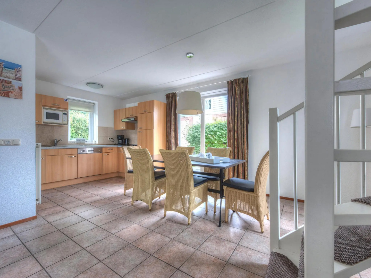 Detached Well-kept Villa With Garden, Near the Beach