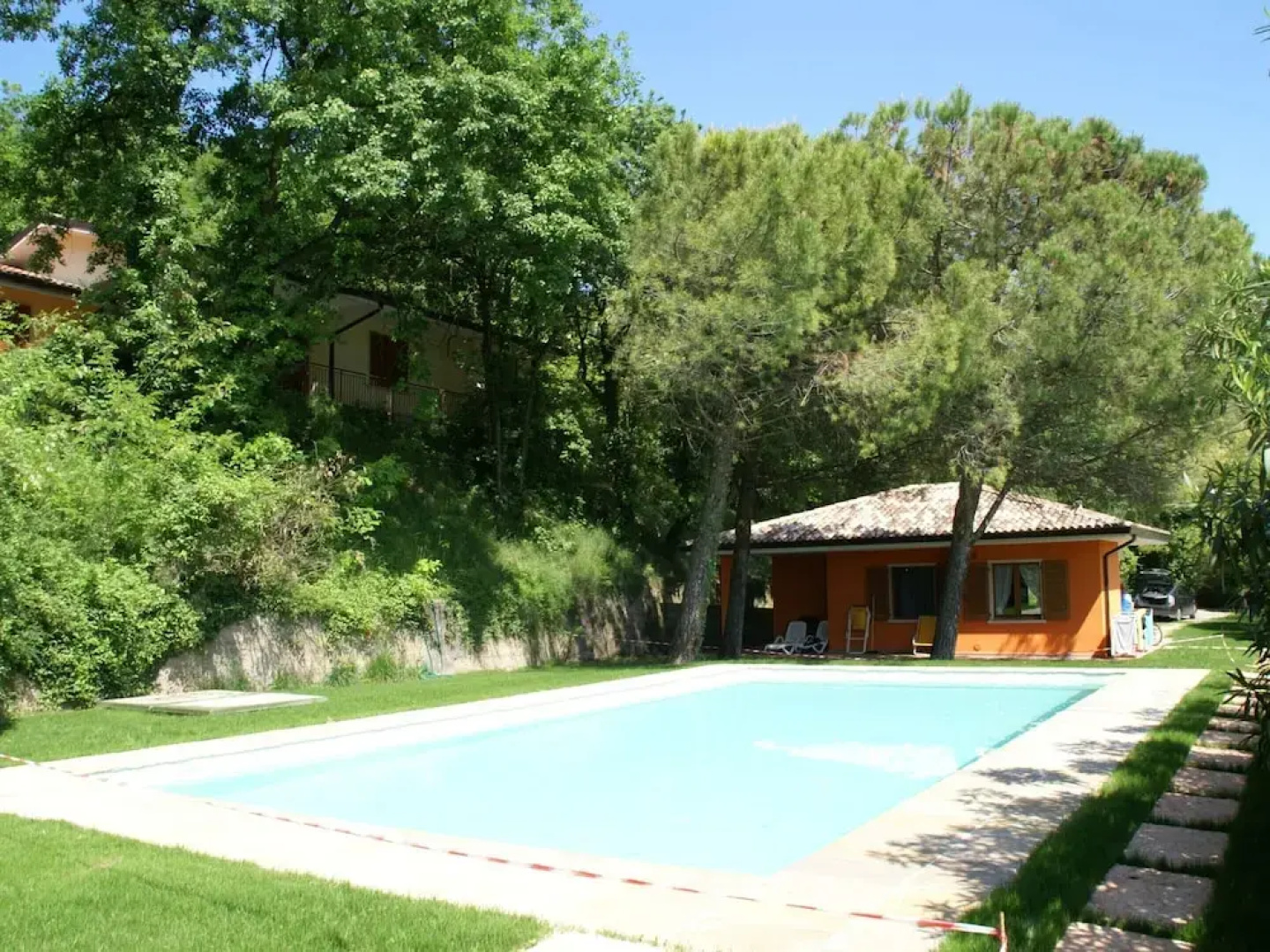 Bungalow in Garda With Pool & Wine Nearby