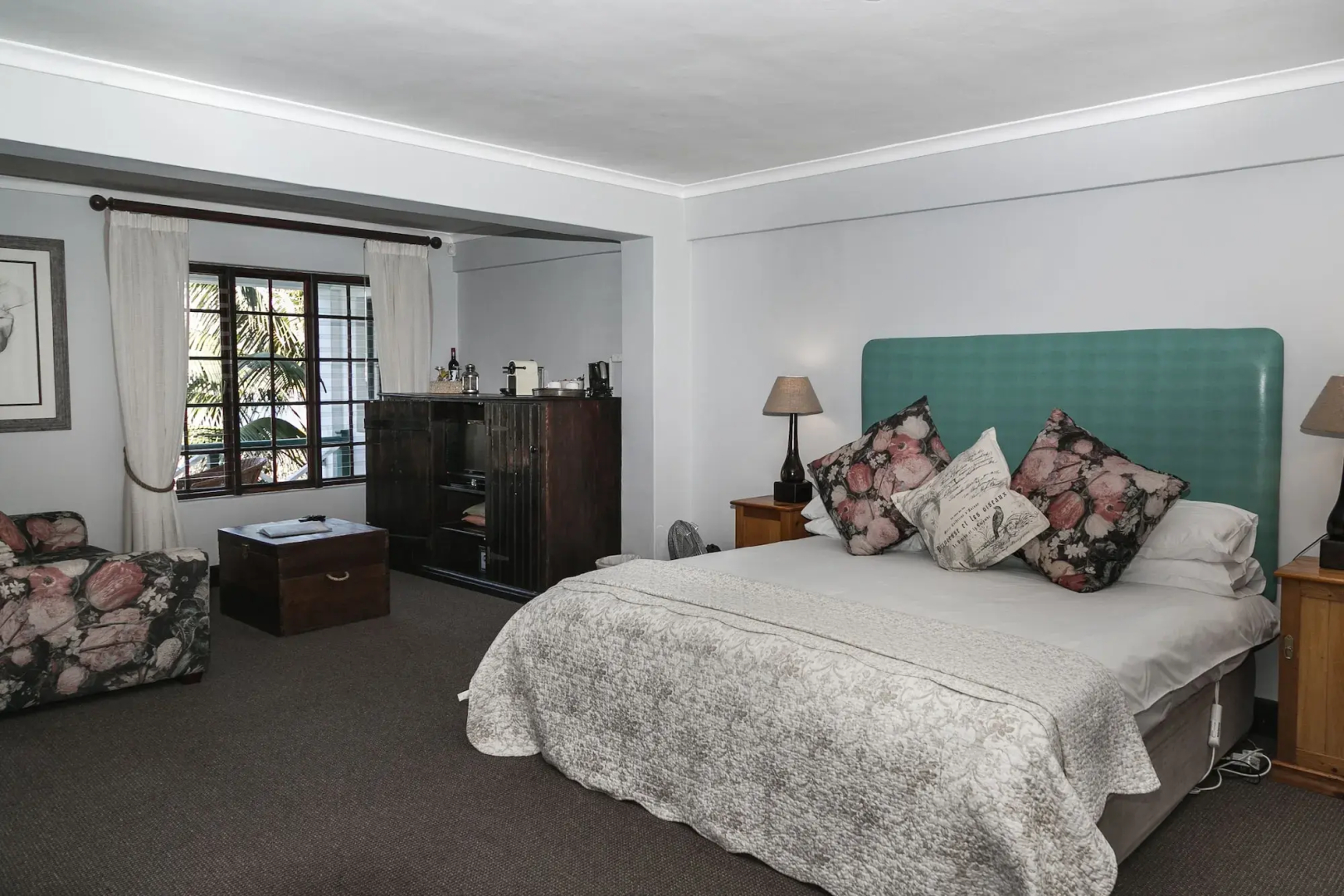 Hide Away Guest House