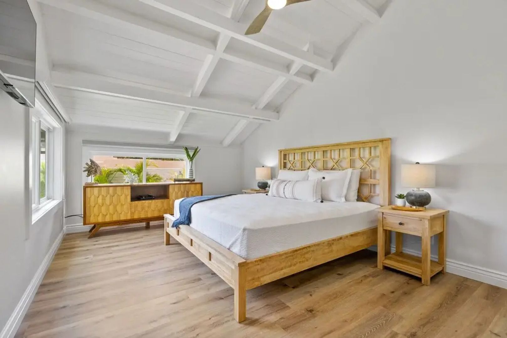 Hale Oahu Villa by Avantstay Kailua Beachfront House! Coastal Luxury!