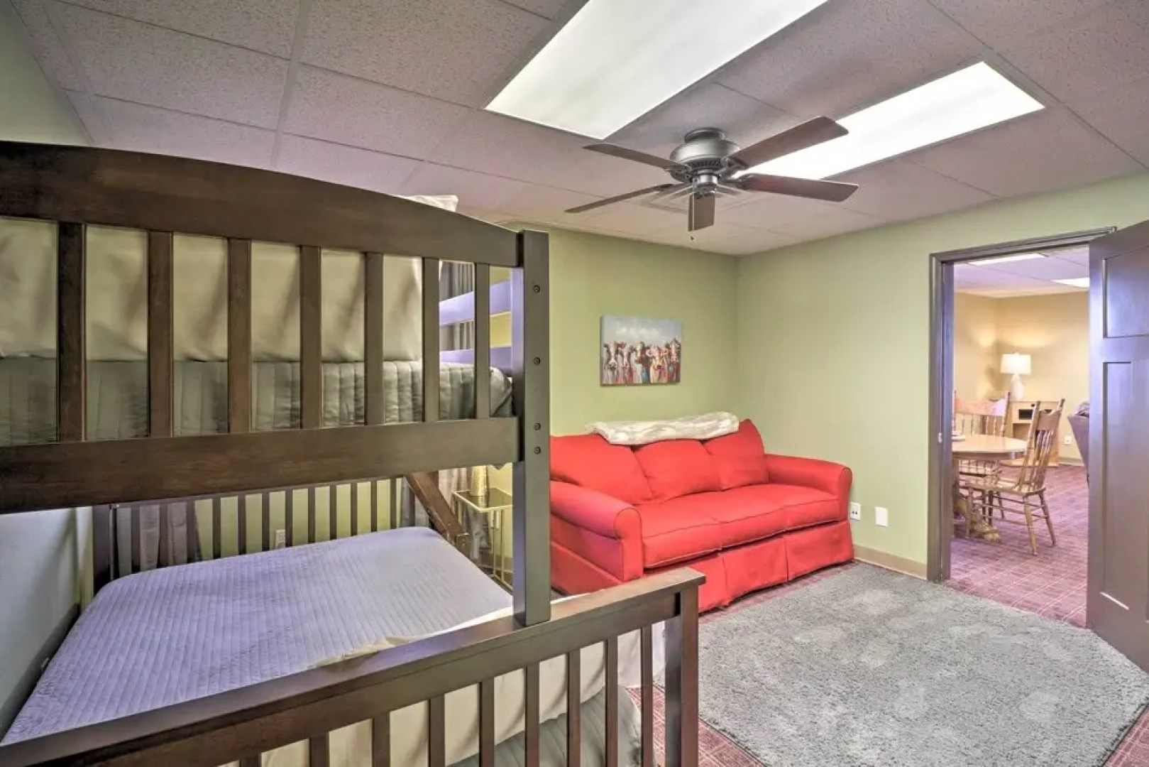 Roomy Multi-family Retreat in Dtwn Mountain Home!