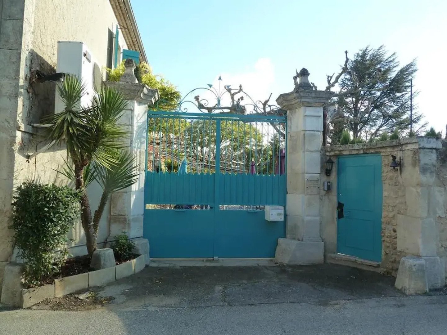 Studio in Suze-la-rousse, With Shared Pool, Enclosed Garden and Wifi