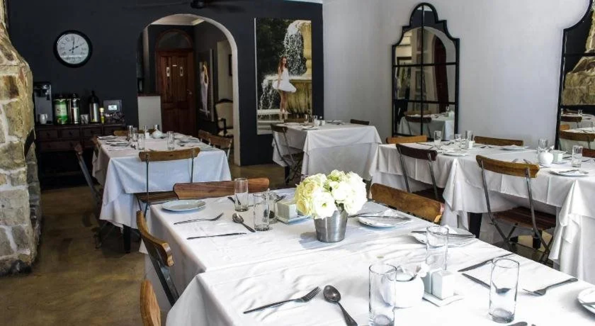 Jemimas Hospitality, Bunker on Bailie