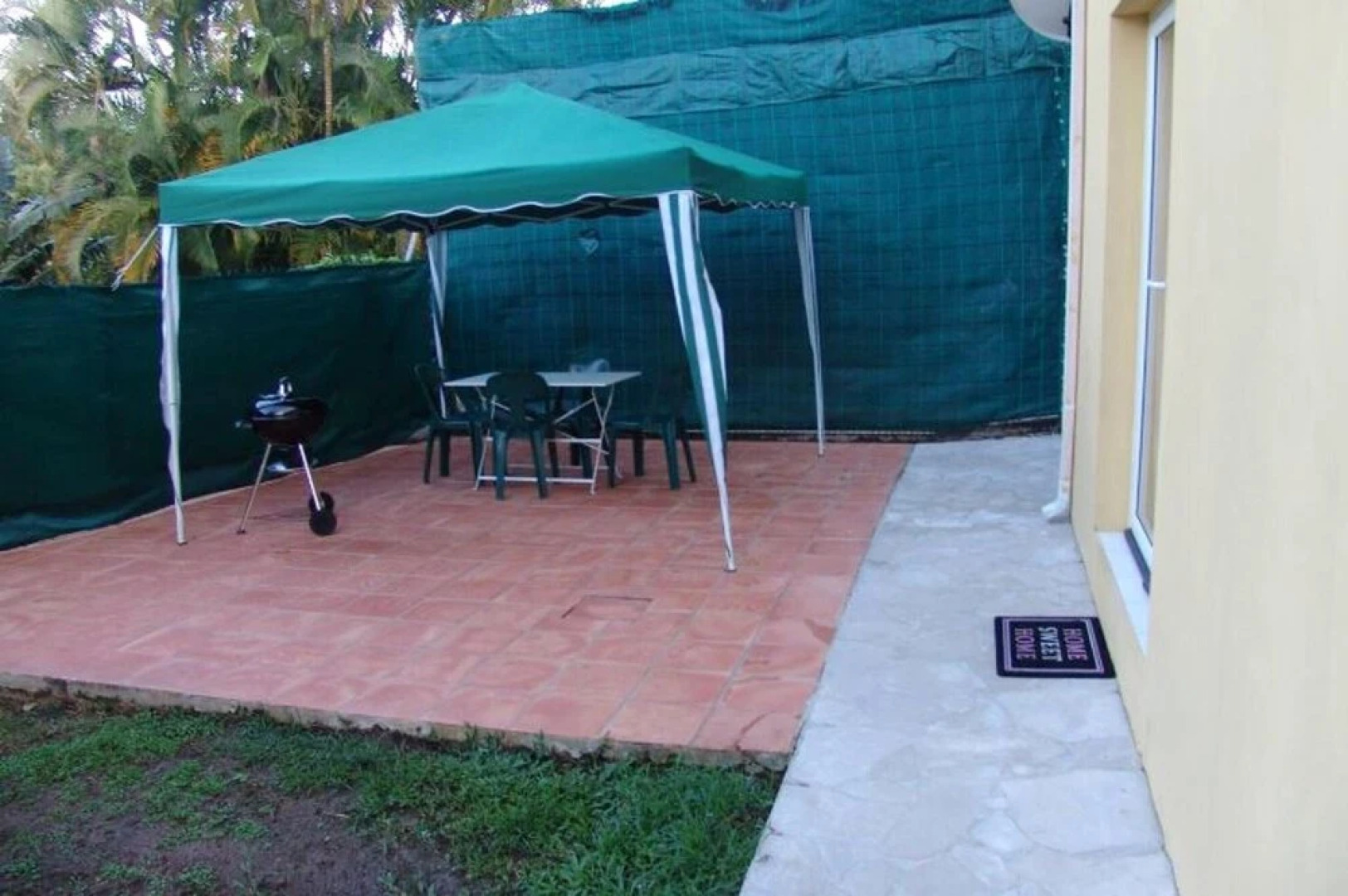 Apartment With one Bedroom in Goyave, With Wonderful Mountain View, Enclosed Garden and Wifi - 2 km From the Beach