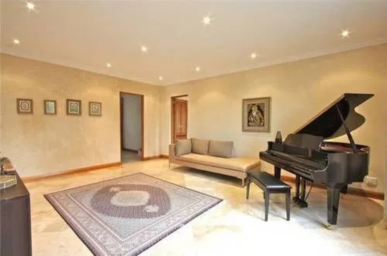 Aramesh Luxury Guesthouse