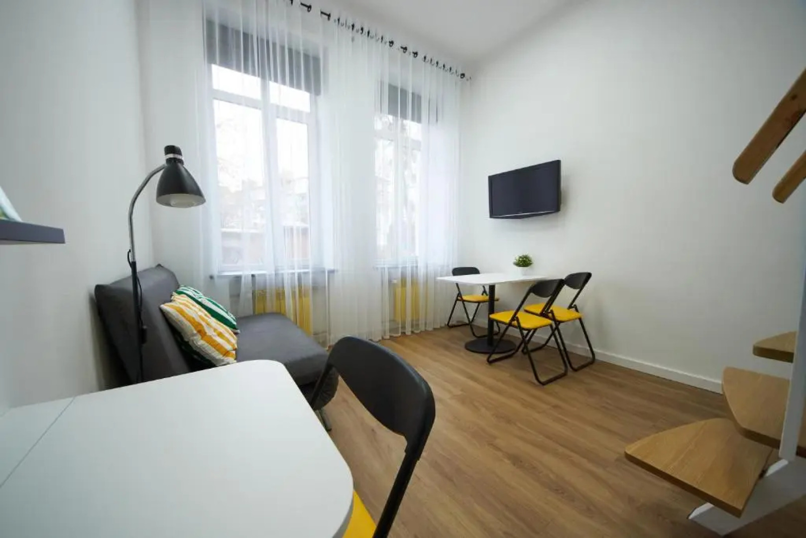 Затишні дворівневі смарт апартаменти