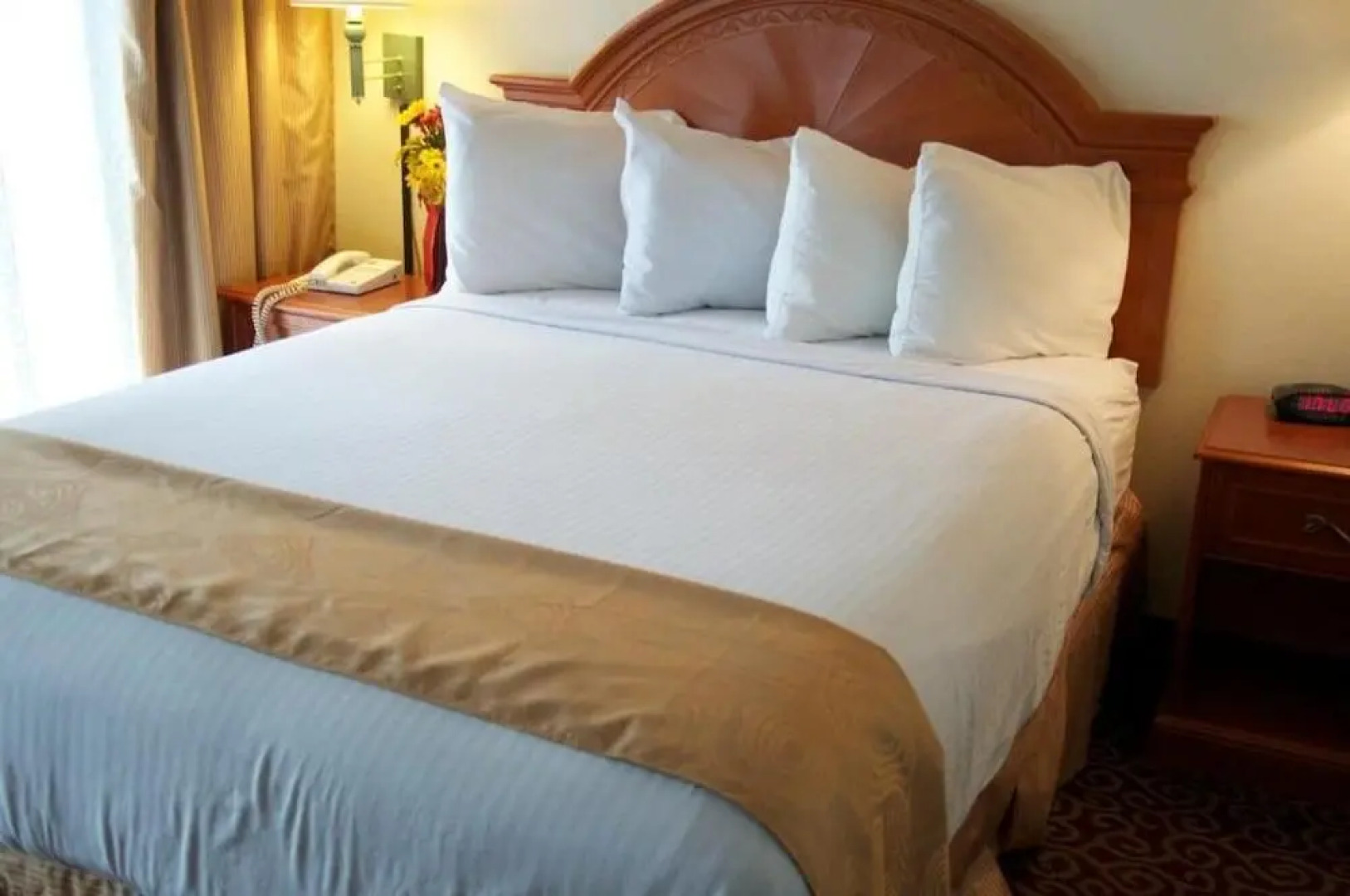 Barcelona Suites Albuquerque