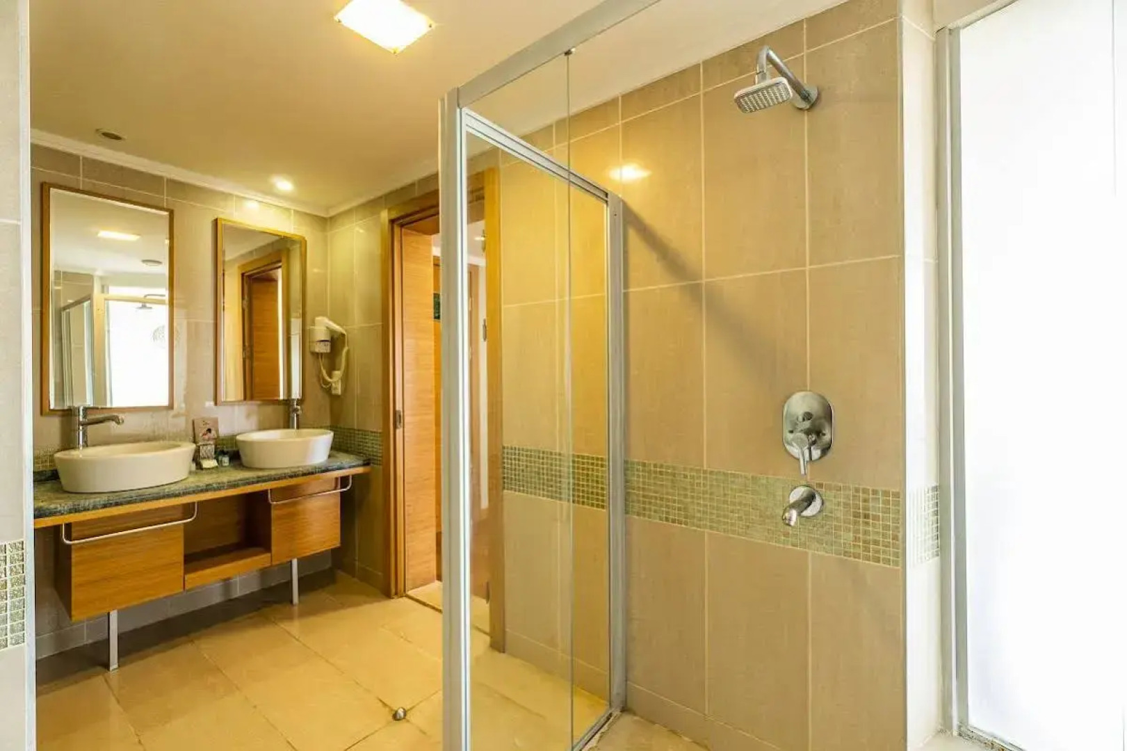 Maira Deluxe Resort Hotel