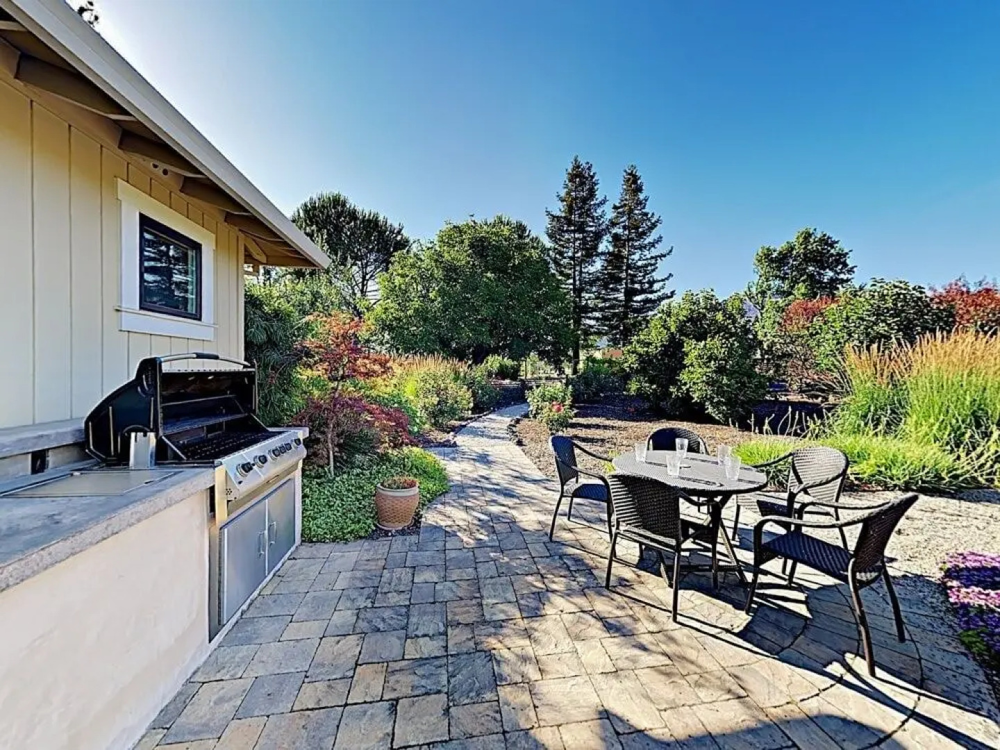 399 Treehaven Ln Home