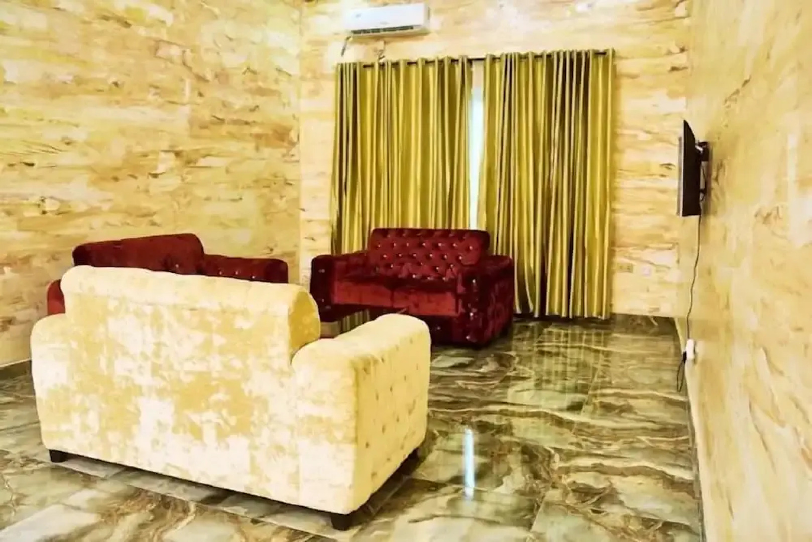 Sulerious Lakeside Hotel