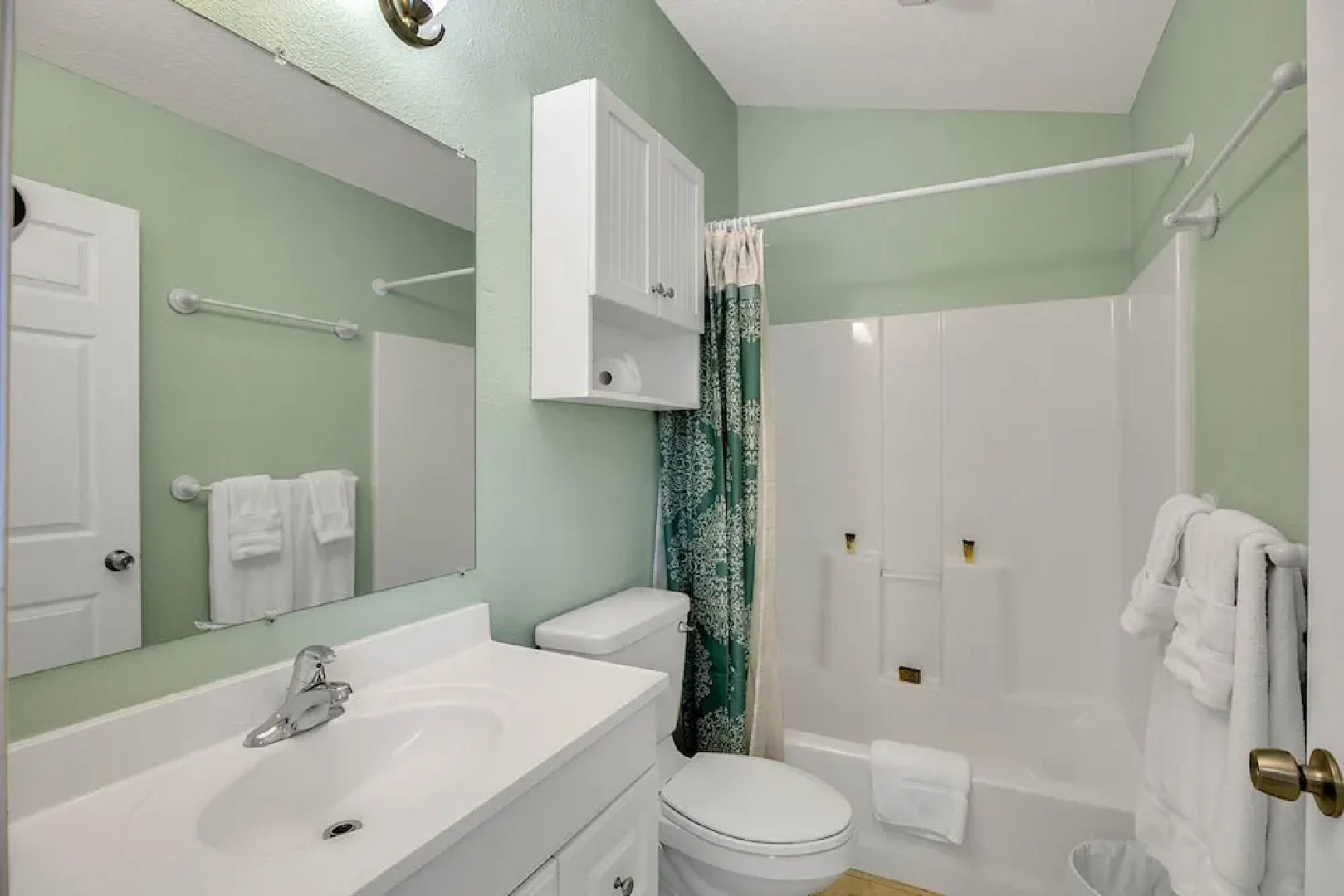 Sleeps 22 in Tarpon Springs - 2 Pools! by RedAwning