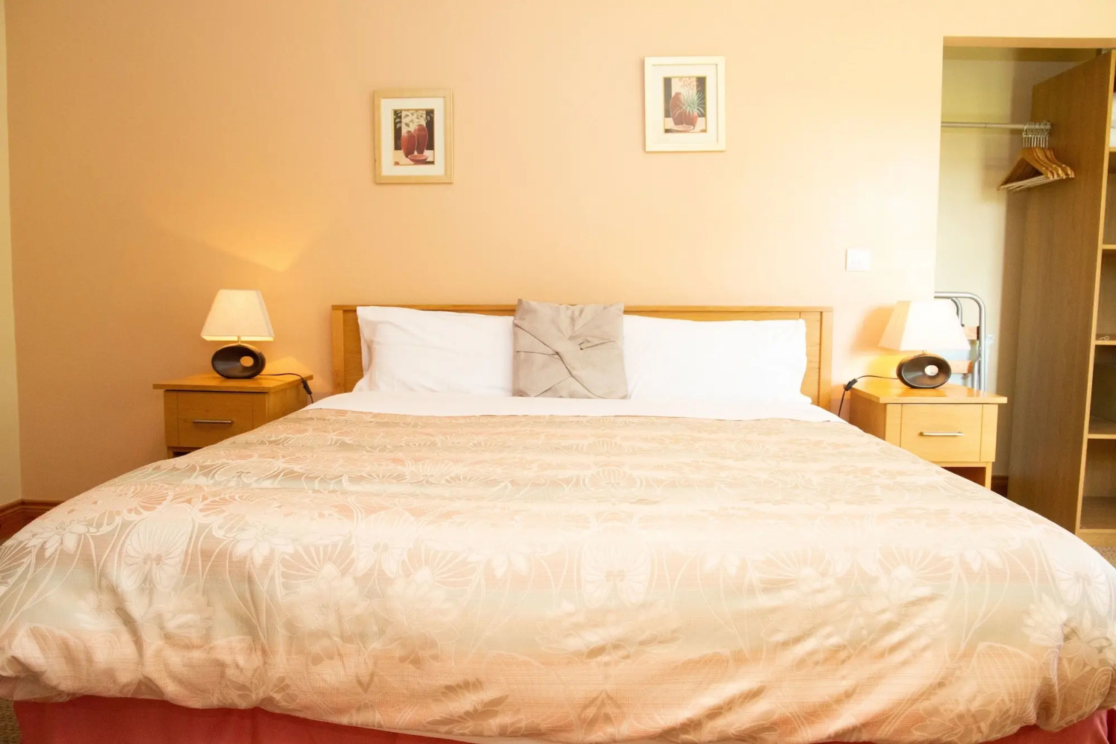 Groarty House & Manor B&B