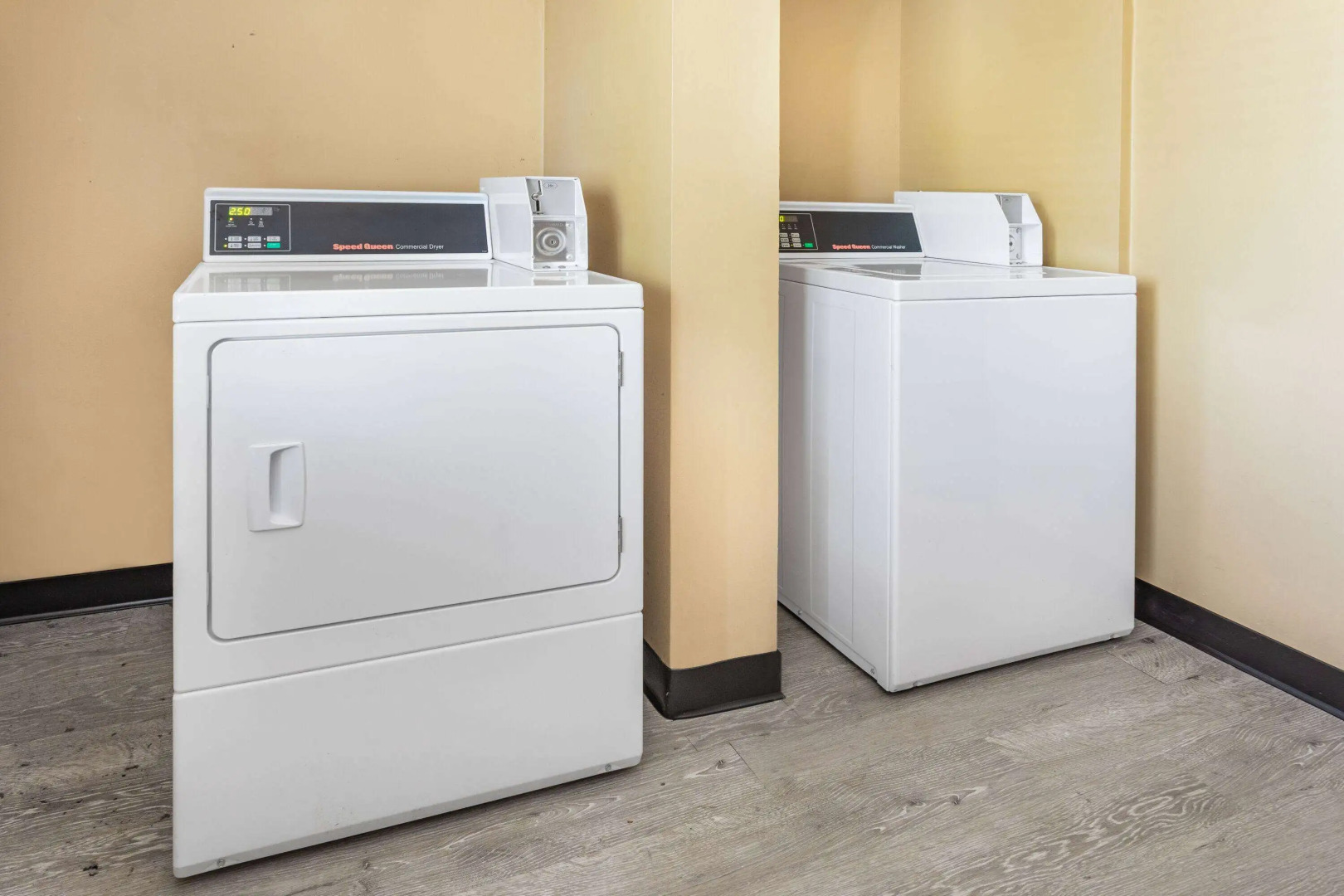 Baymont by Wyndham Brooklyn Center