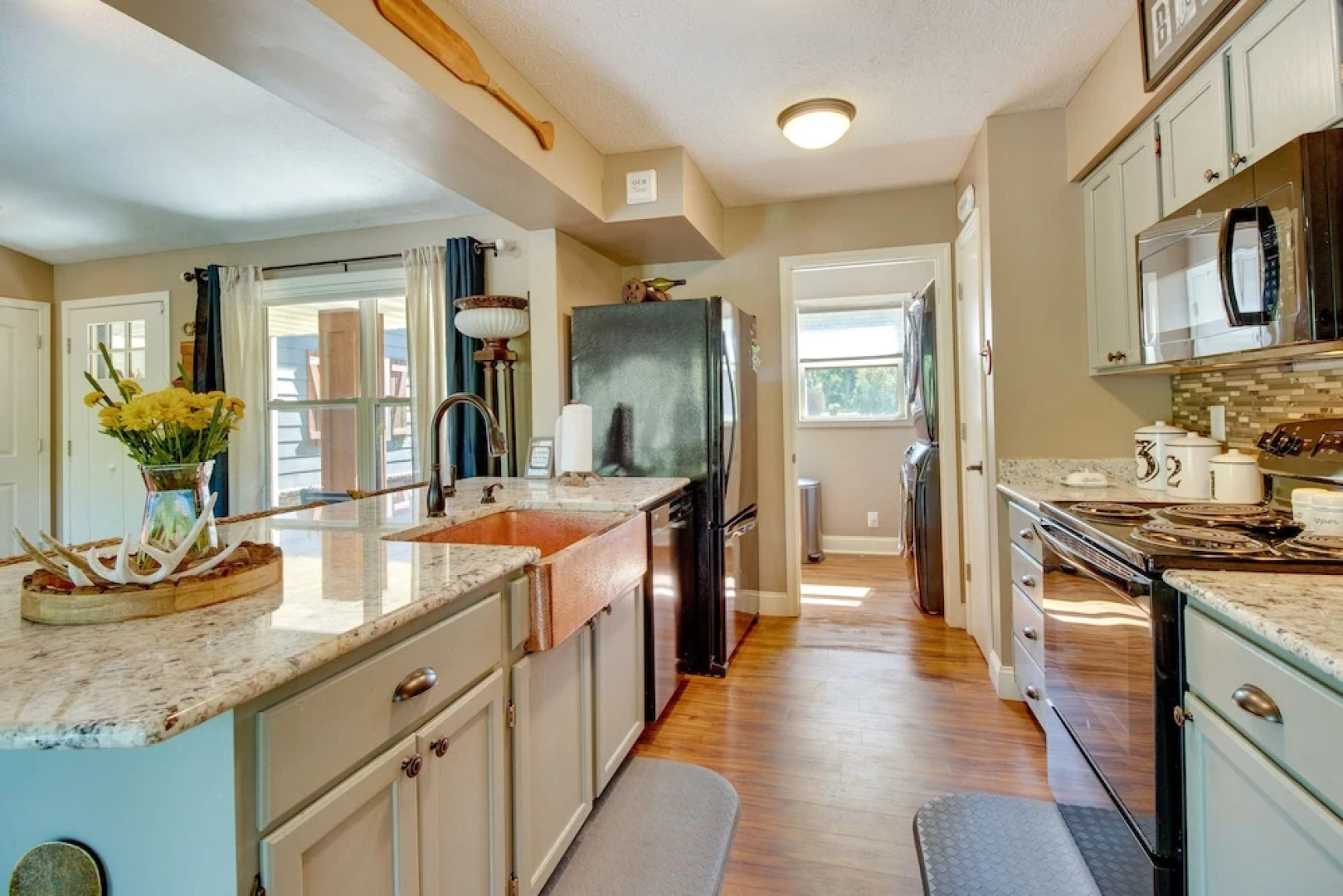 Fire Pit & Grill: Riverfront Home in Arkansas!