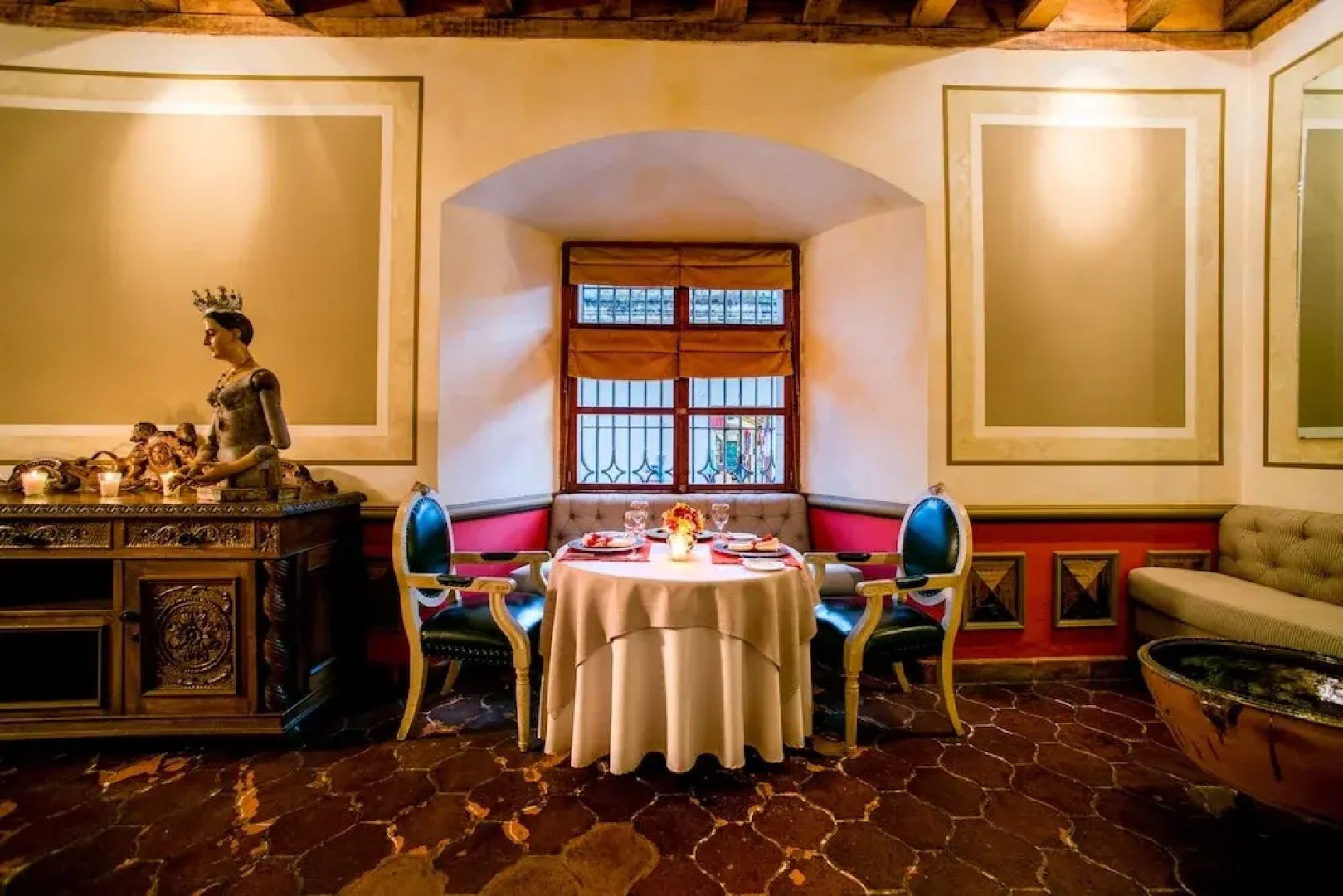 Palacio De Dona Leonor