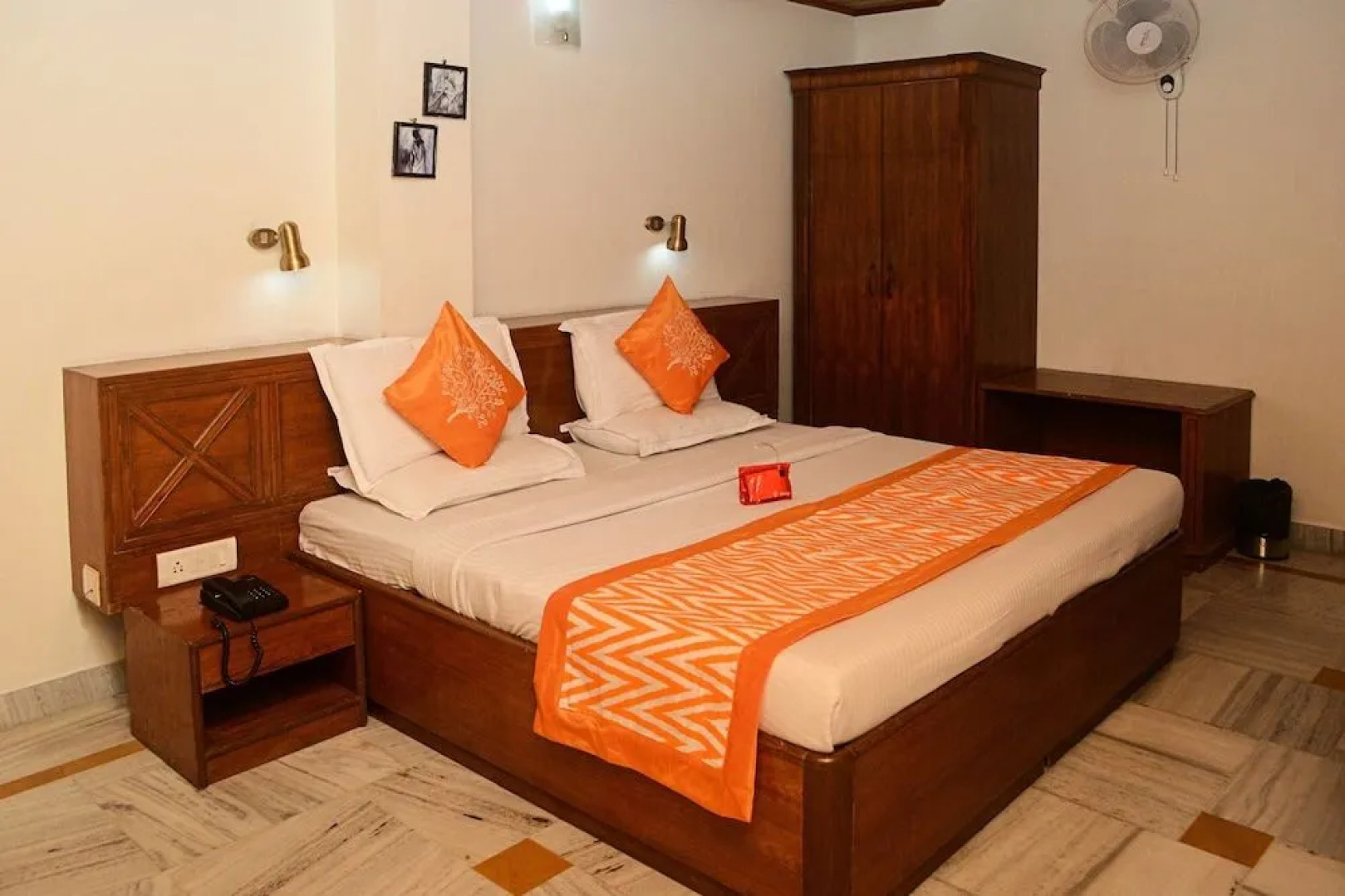 OYO 22122 Hotel Falcon Crest