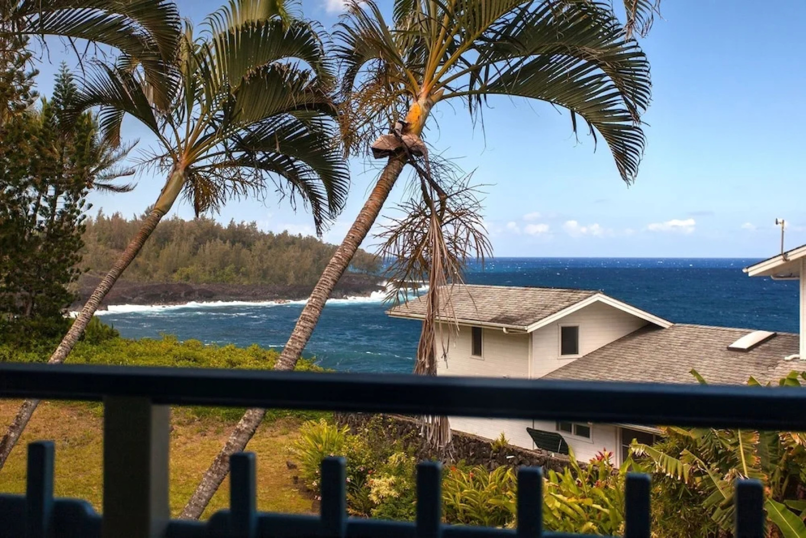 Black Sand Beach House 2 Bedroom Home