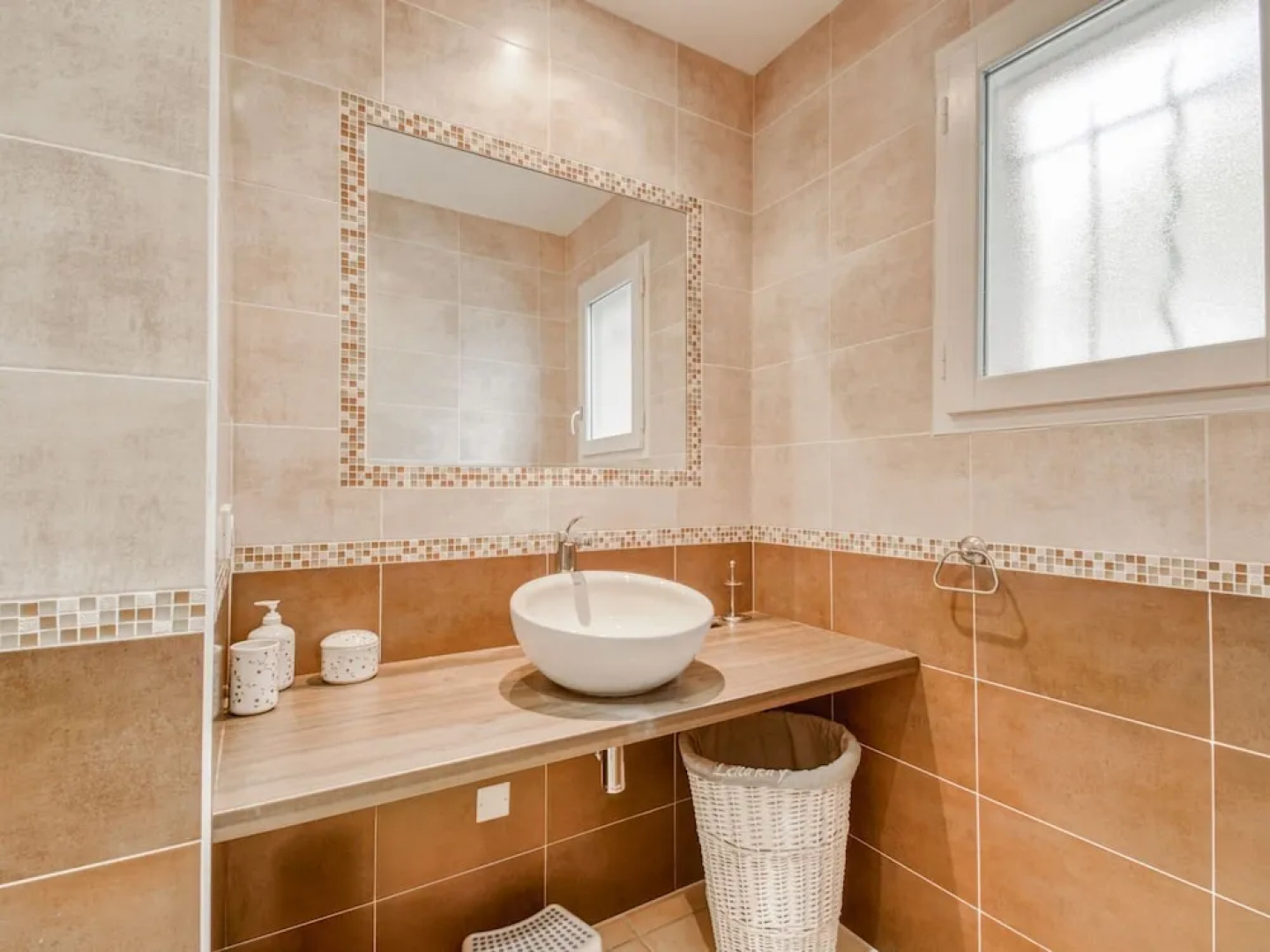 Splendid Villa With Private Pool on Secure Private Domain, 16 km From Ste Maxime