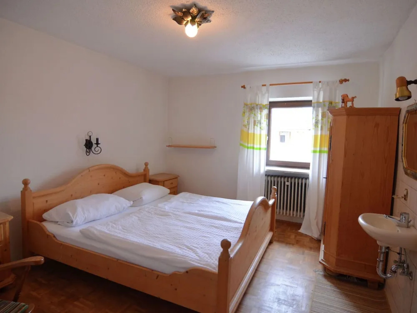 Magnific Holiday Home in Perlesreut Near Forest