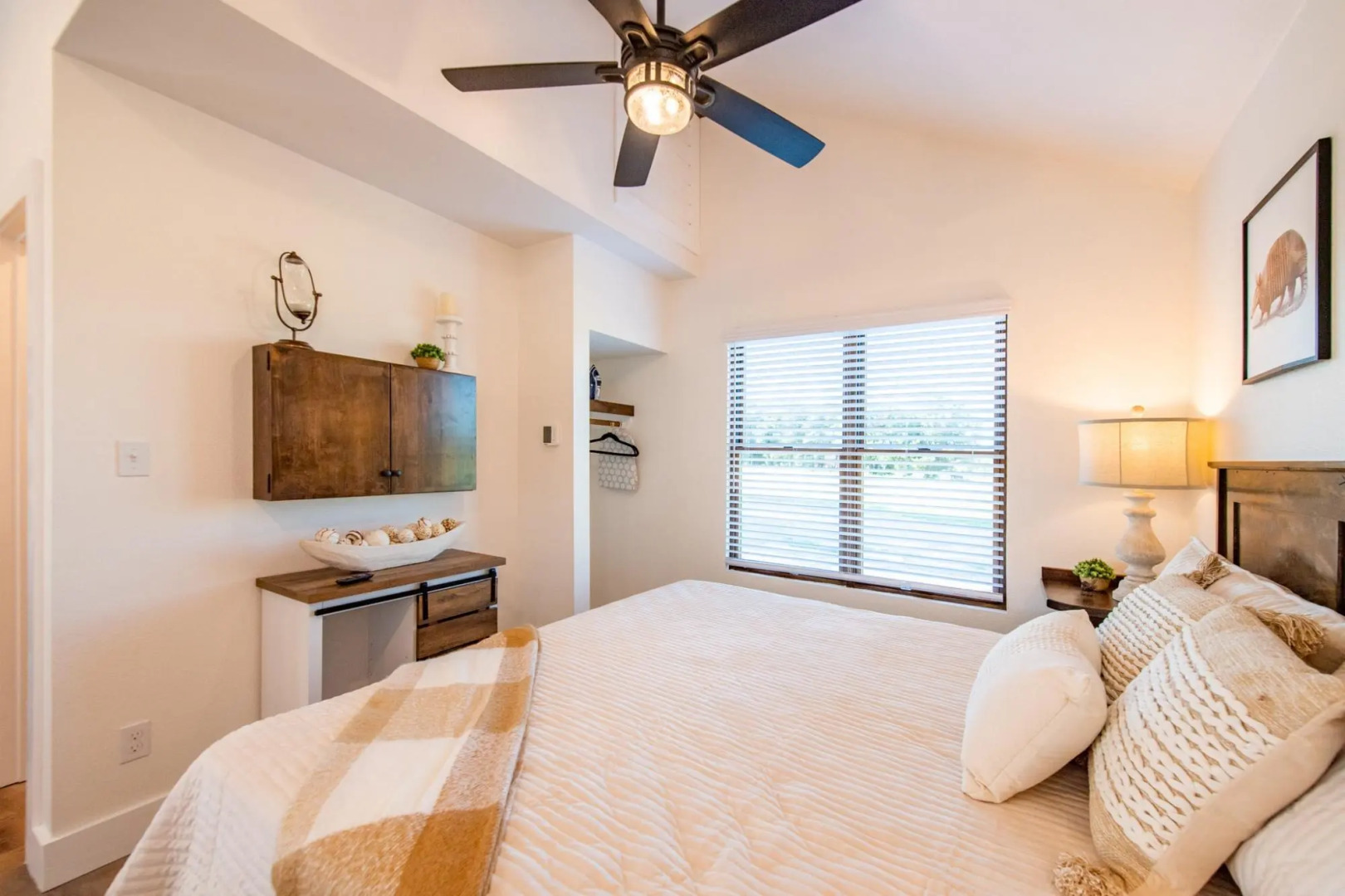 The Bobwhite Cabin 15MIN to Magnolia & Baylor