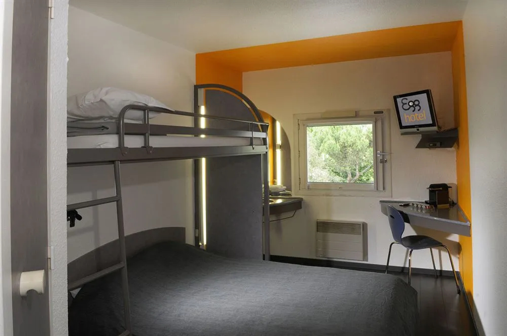Egg Hotel Sarcelles