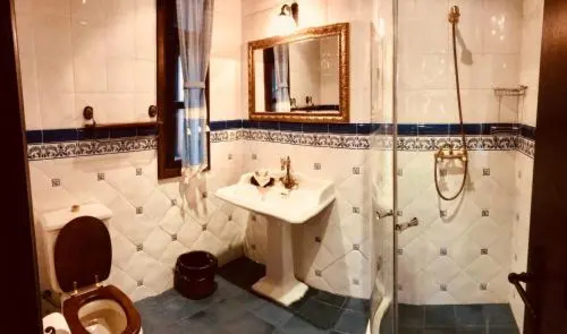 Sharlopova Boutique Guest House - Sauna & Hot Tub