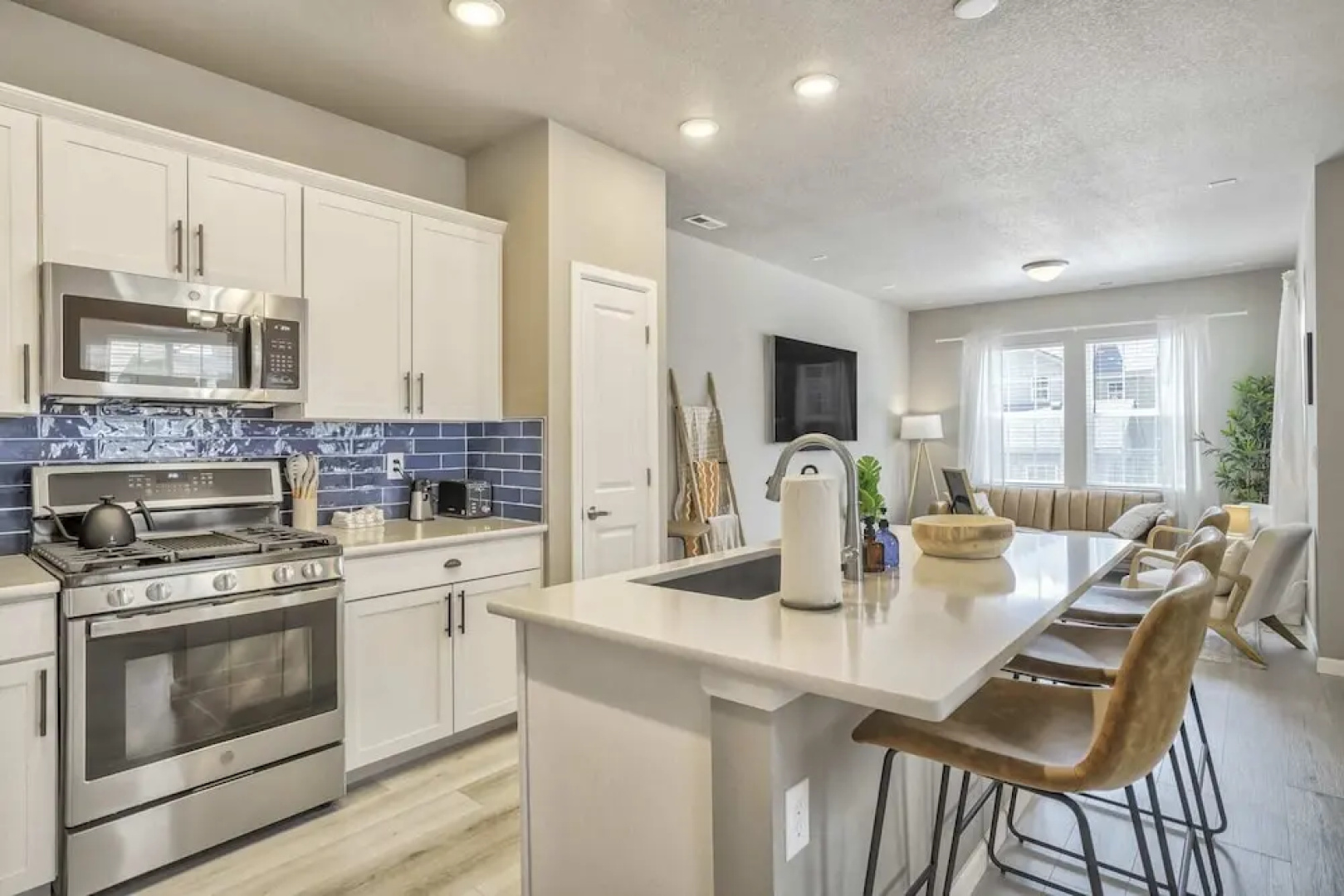3BD Modern Home Close to Usafa