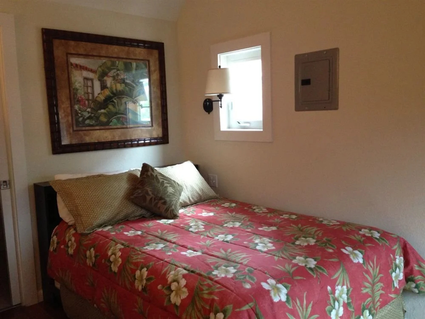 Historic Tavernier Inn Hotel