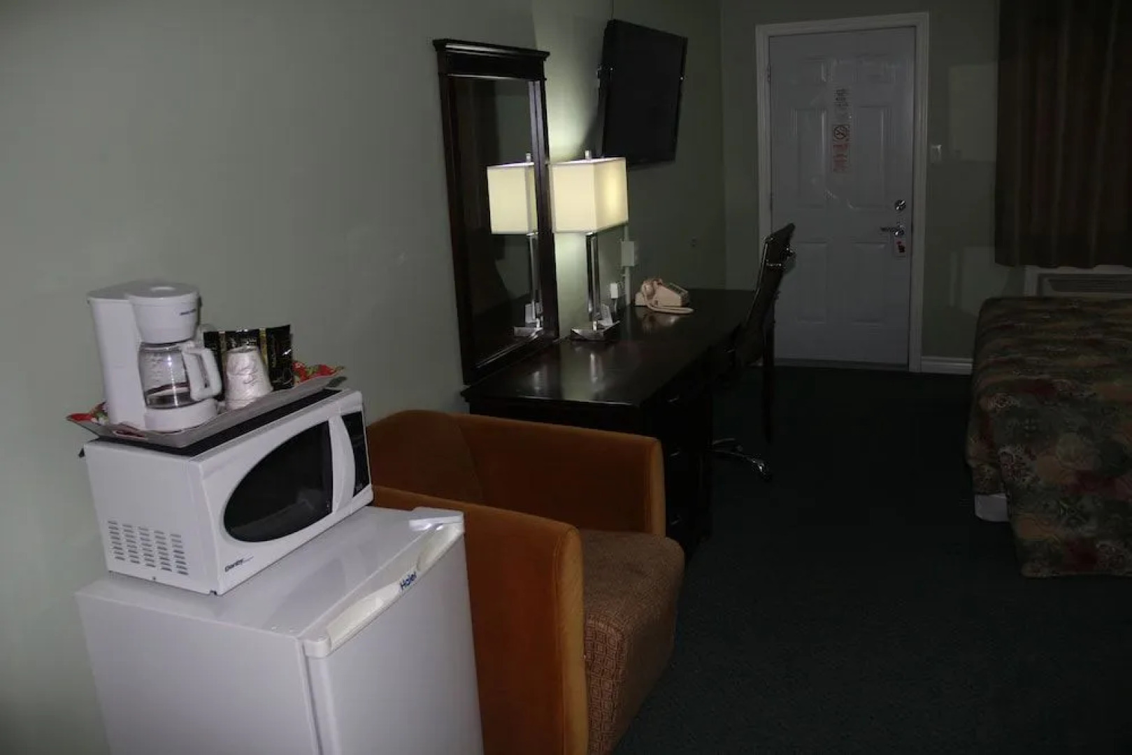 Perth Plaza Inn & Suites