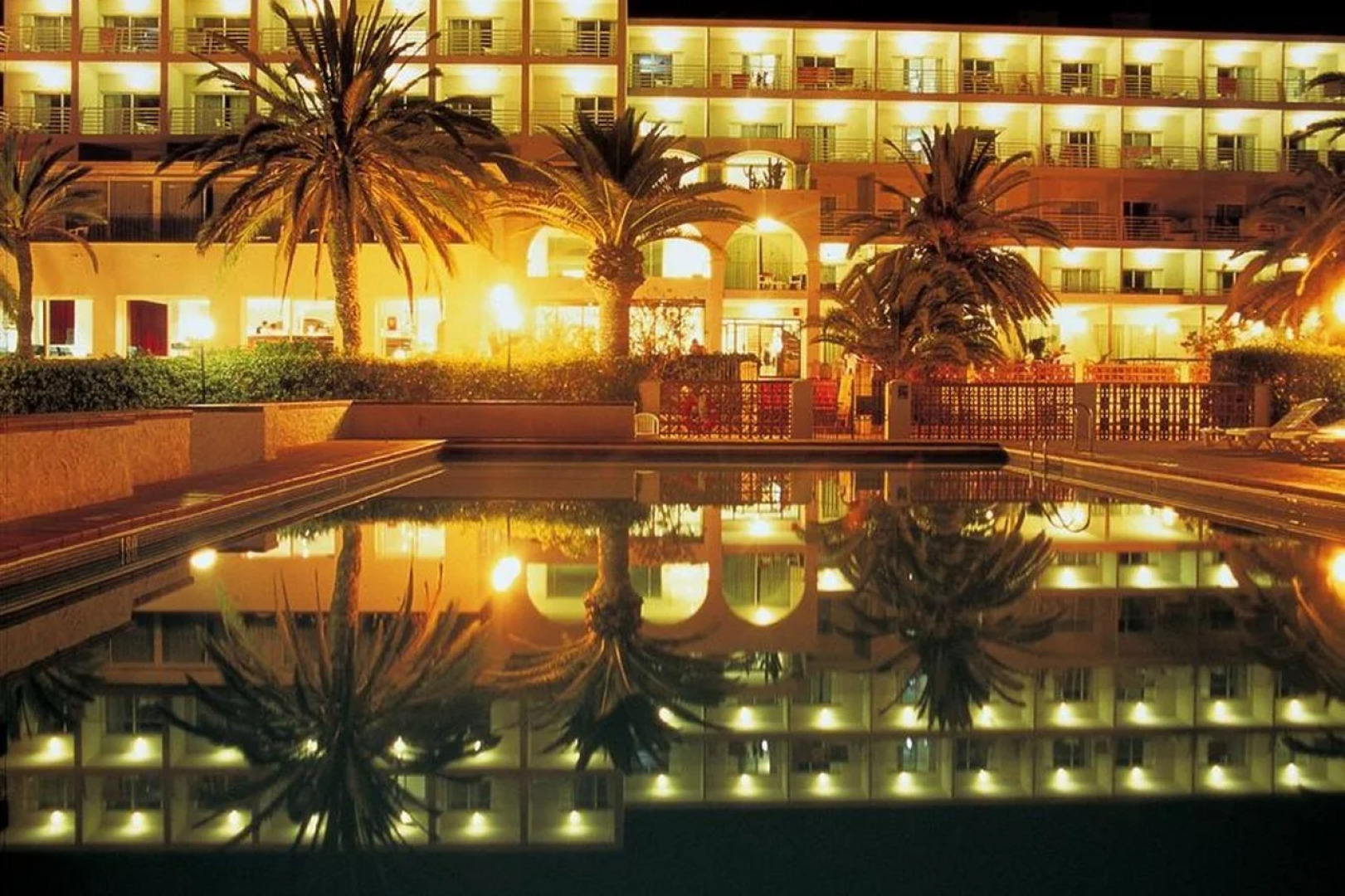 Отель BG Hotel Nautico Ebeso